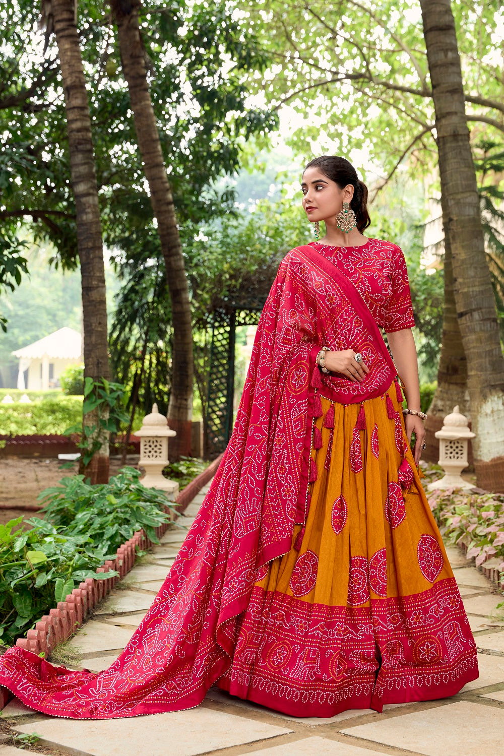 Malishka Womens Yellow Dola Silk With Foil Print Lehenga Choli Set
