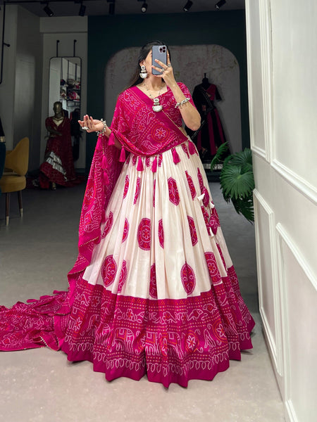 Malishka Womens Pink Dola Silk With Foil Print Lehenga Choli Set