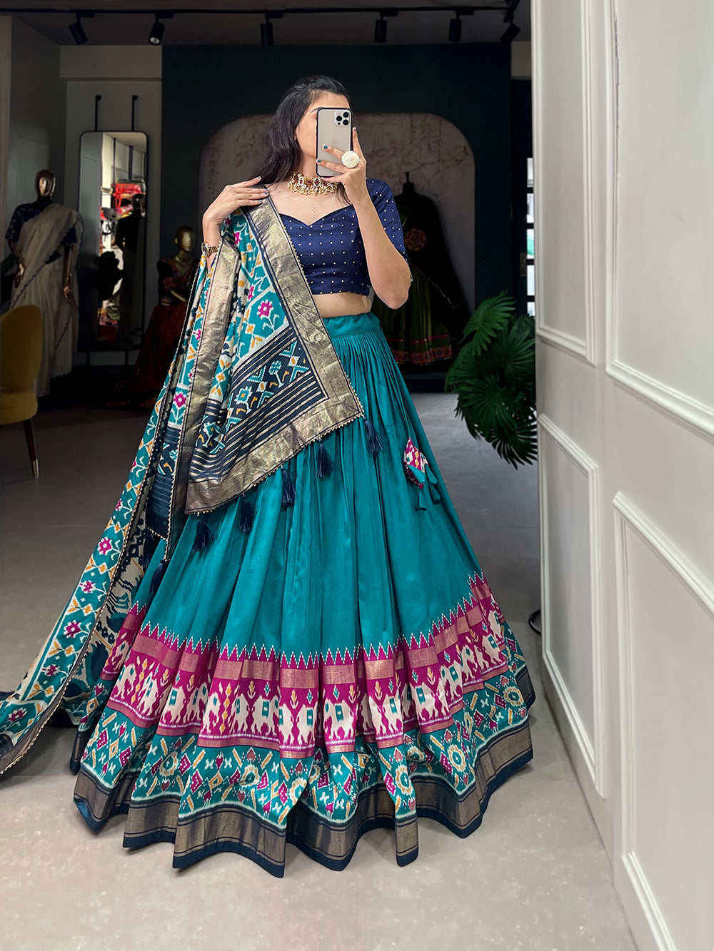 Malishka Womens Teal Dola Silk With Foil Print Lehenga Choli Set