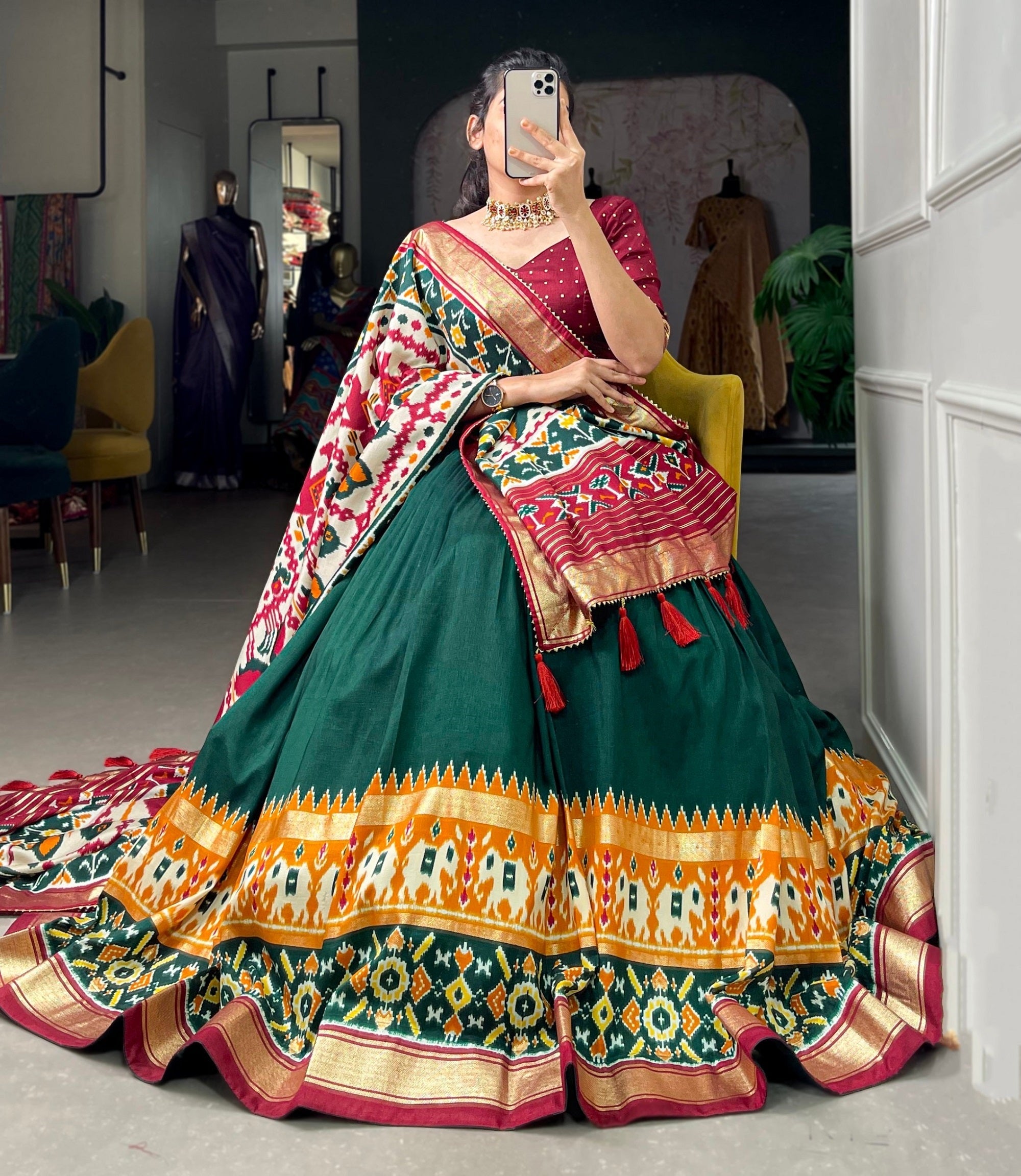 Malishka Womens Green Dola Silk With Foil Print Lehenga Choli Set
