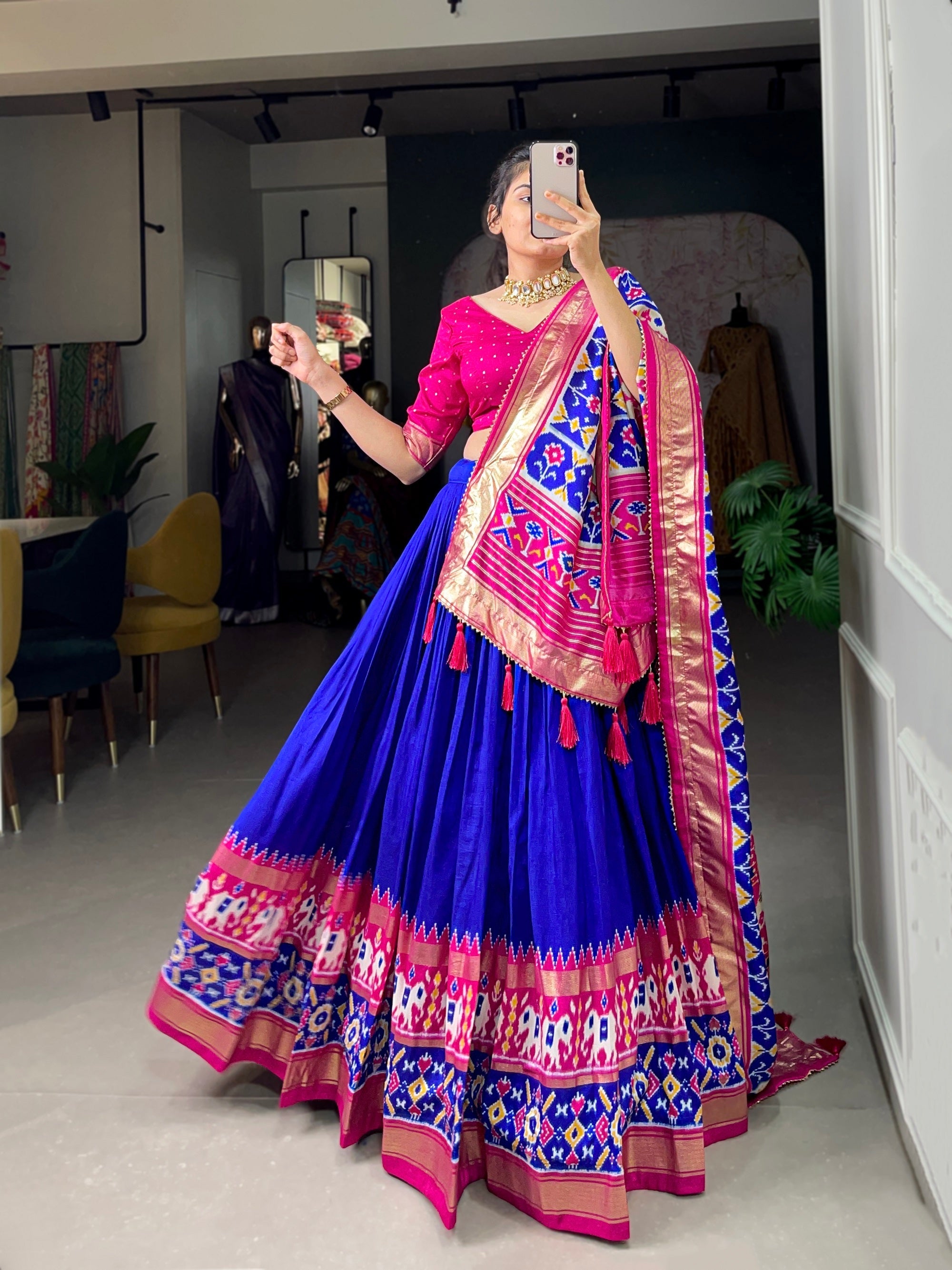 Malishka Womens Royal Blue Dola Silk With Foil Print Lehenga Choli Set