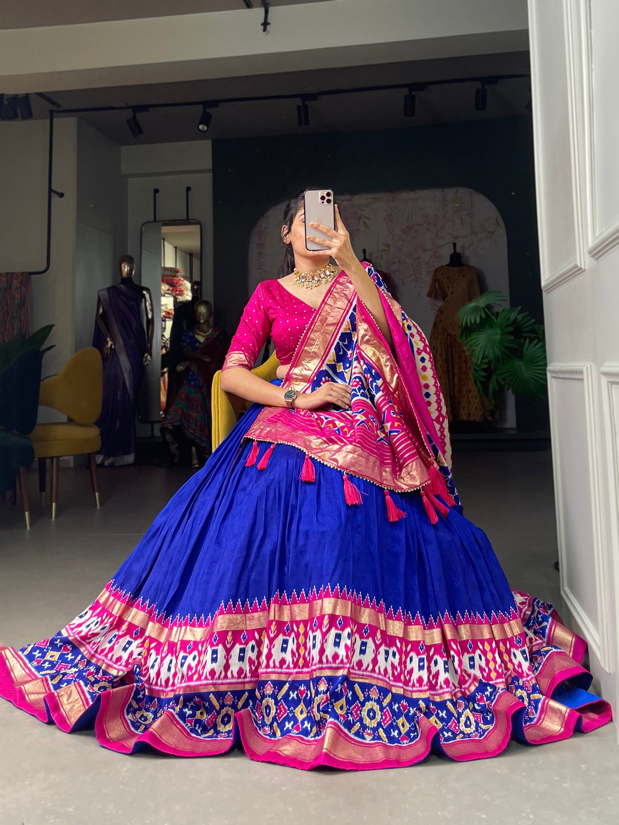 Malishka Womens Royal Blue Dola Silk With Foil Print Lehenga Choli Set