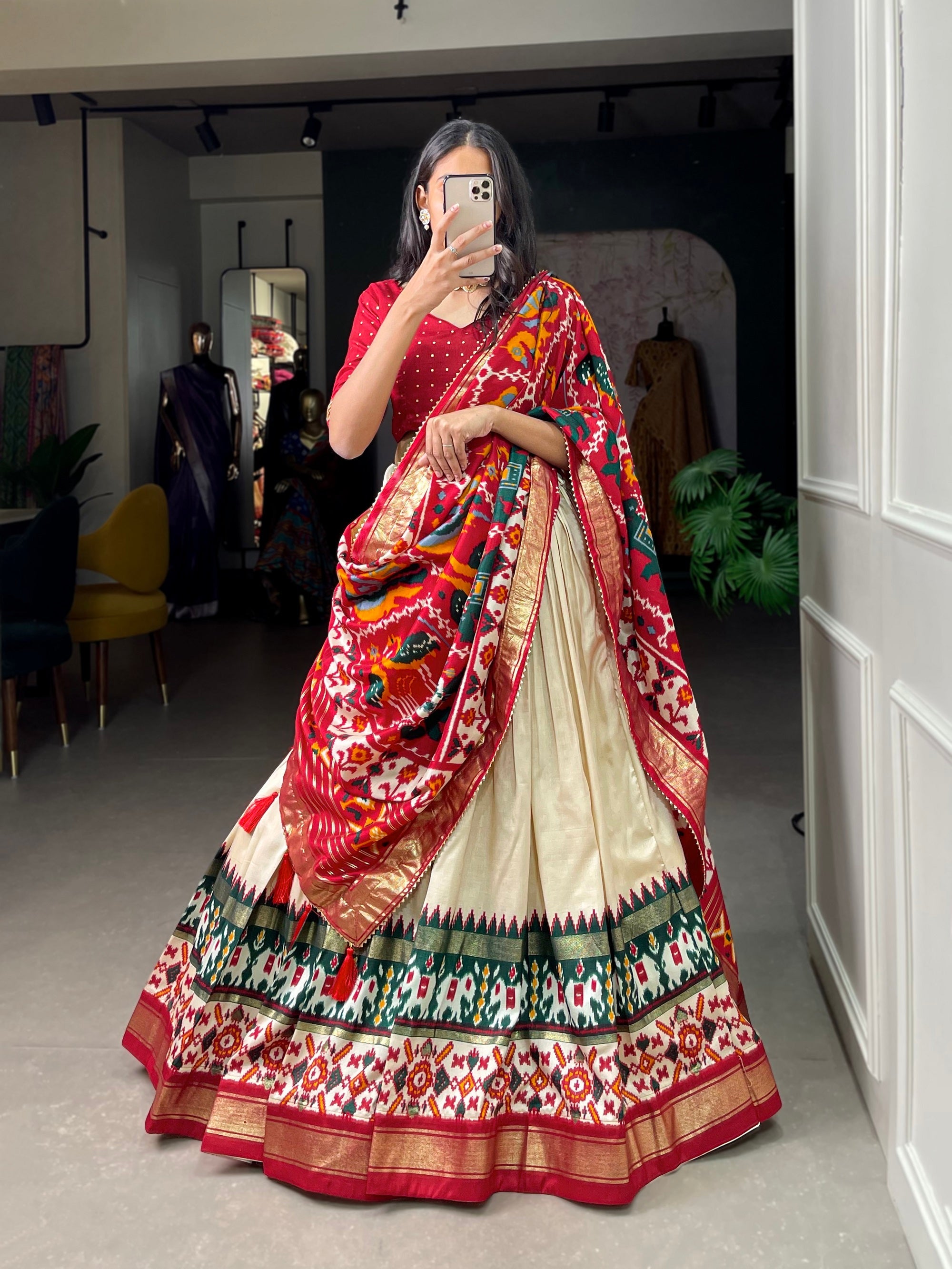Malishka Womens White Dola Silk With Foil Print Lehenga Choli Set