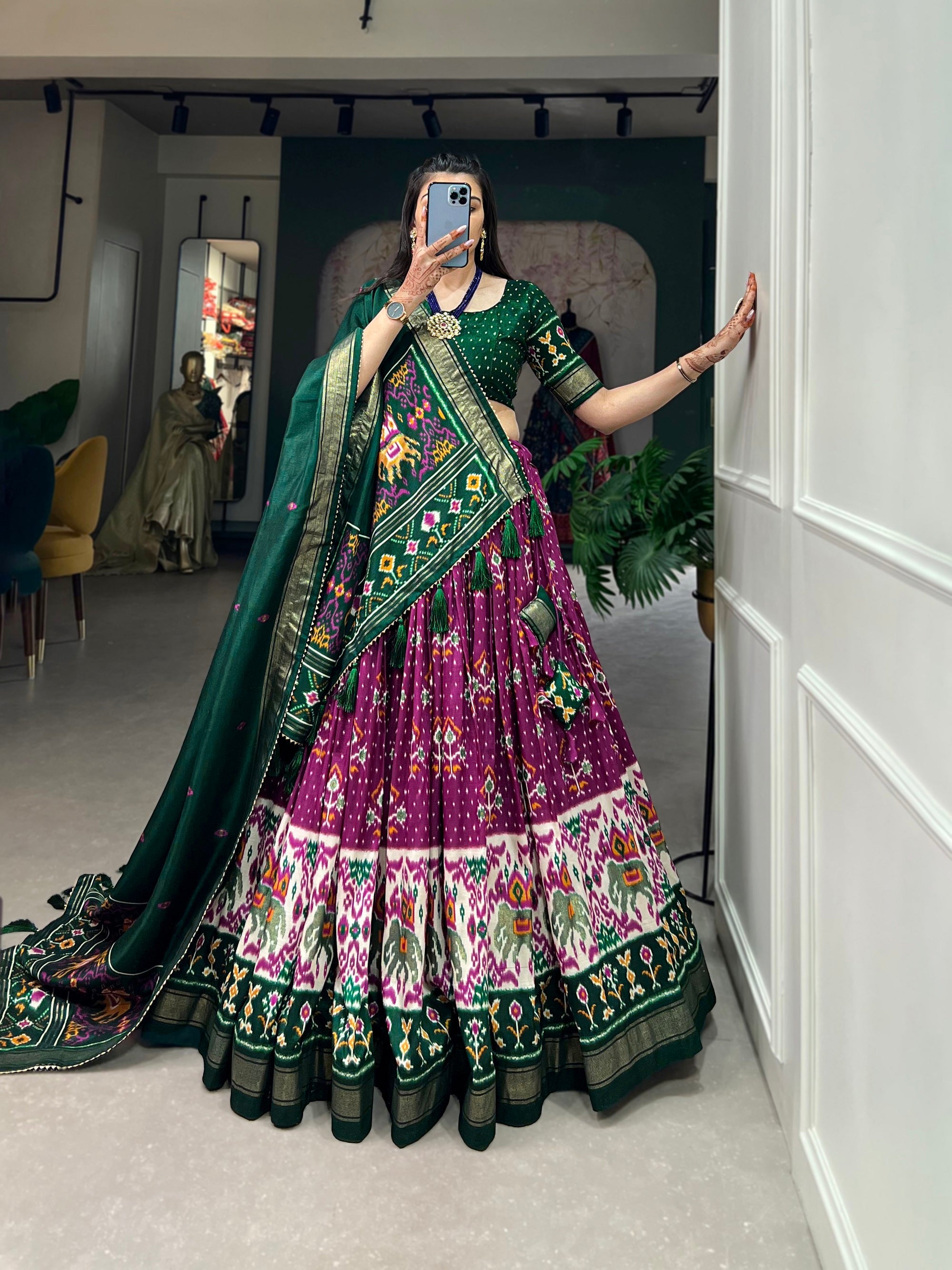 Malishka Womens Purple Dola Silk With Foil Print Lehenga Choli Set