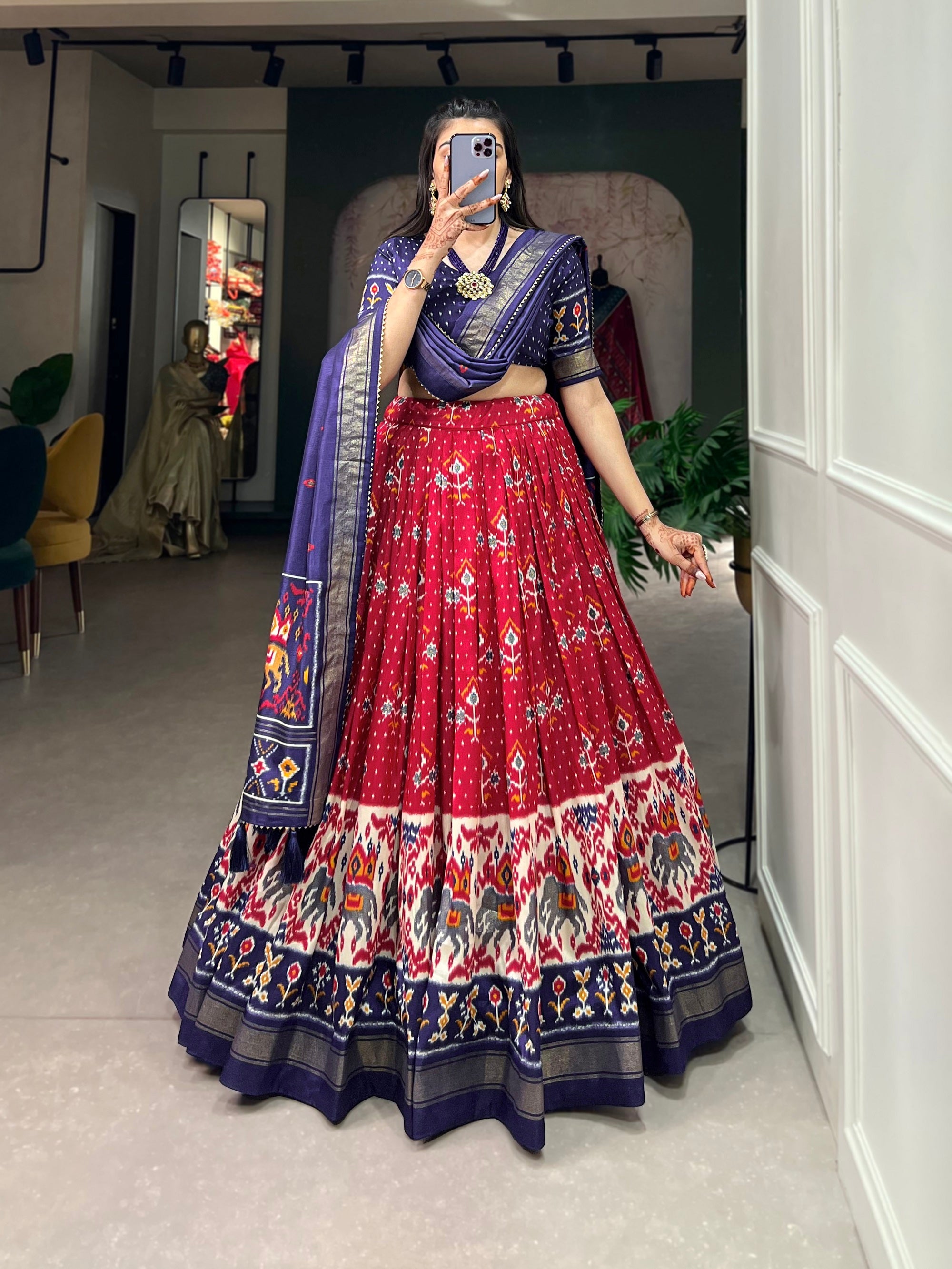 Malishka Womens Red Dola Silk With Foil Print Lehenga Choli Set