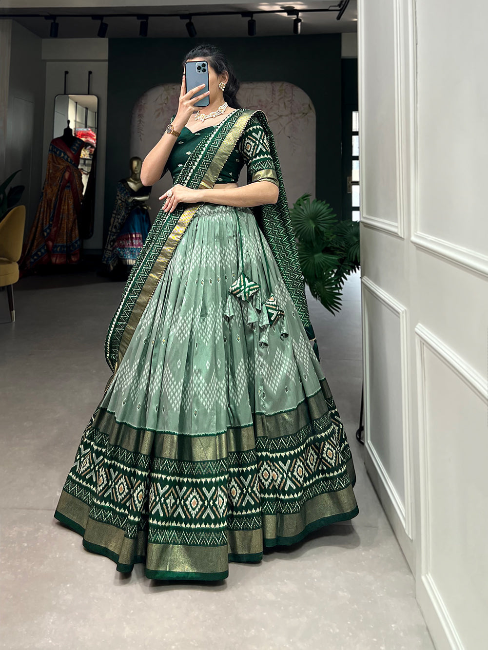 Malishka Womens Green Dola Silk With Foil Print Lehenga Choli Set