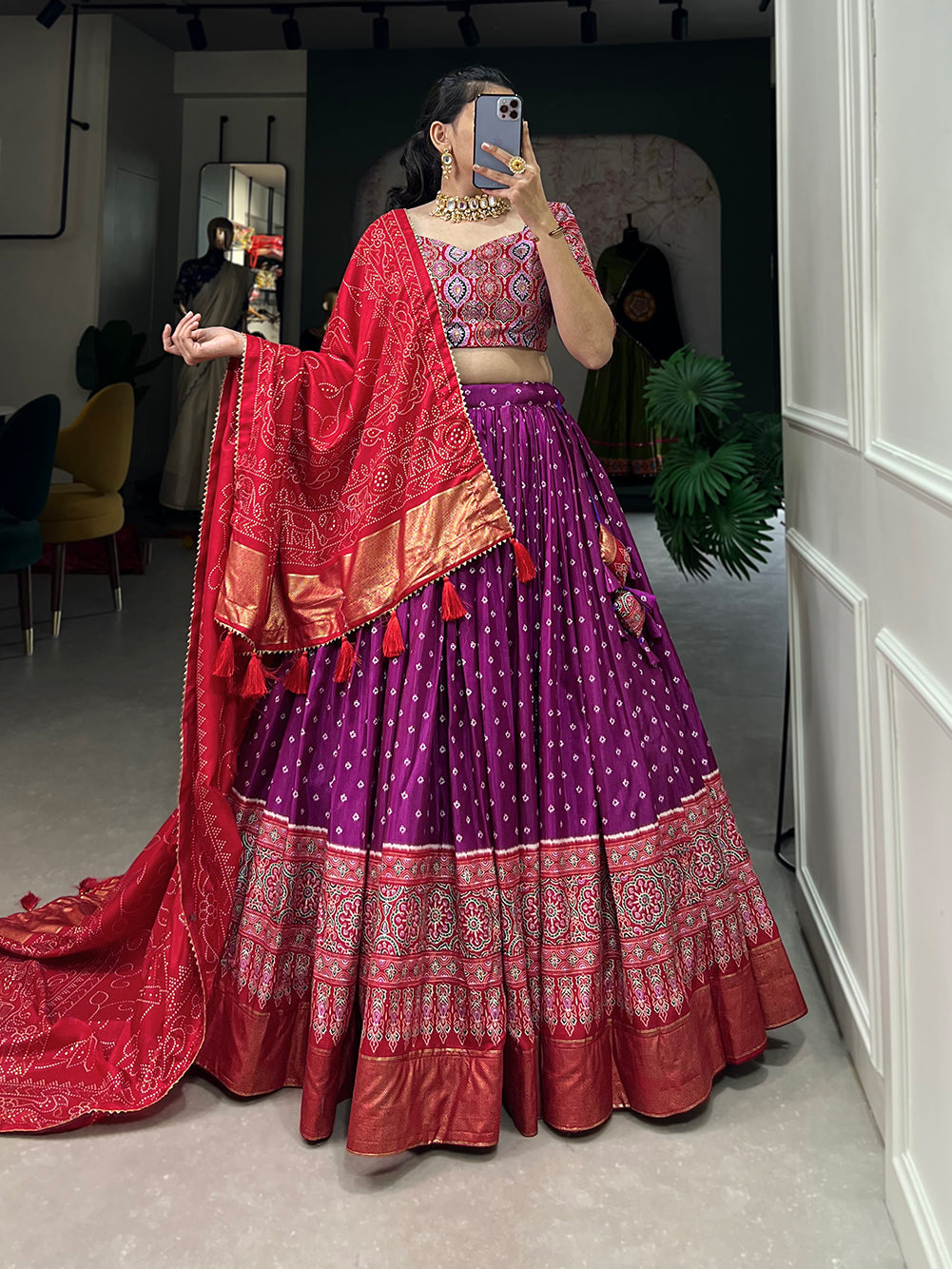 Malishka Womens Purple Dola Silk With Foil Print Lehenga Choli Set