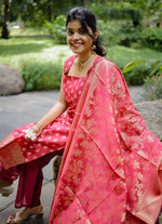 Thumbnail for Malishka Women's Pink Jacquard Silk Woven Straight Kurta Pant With Dupatta - Distacart