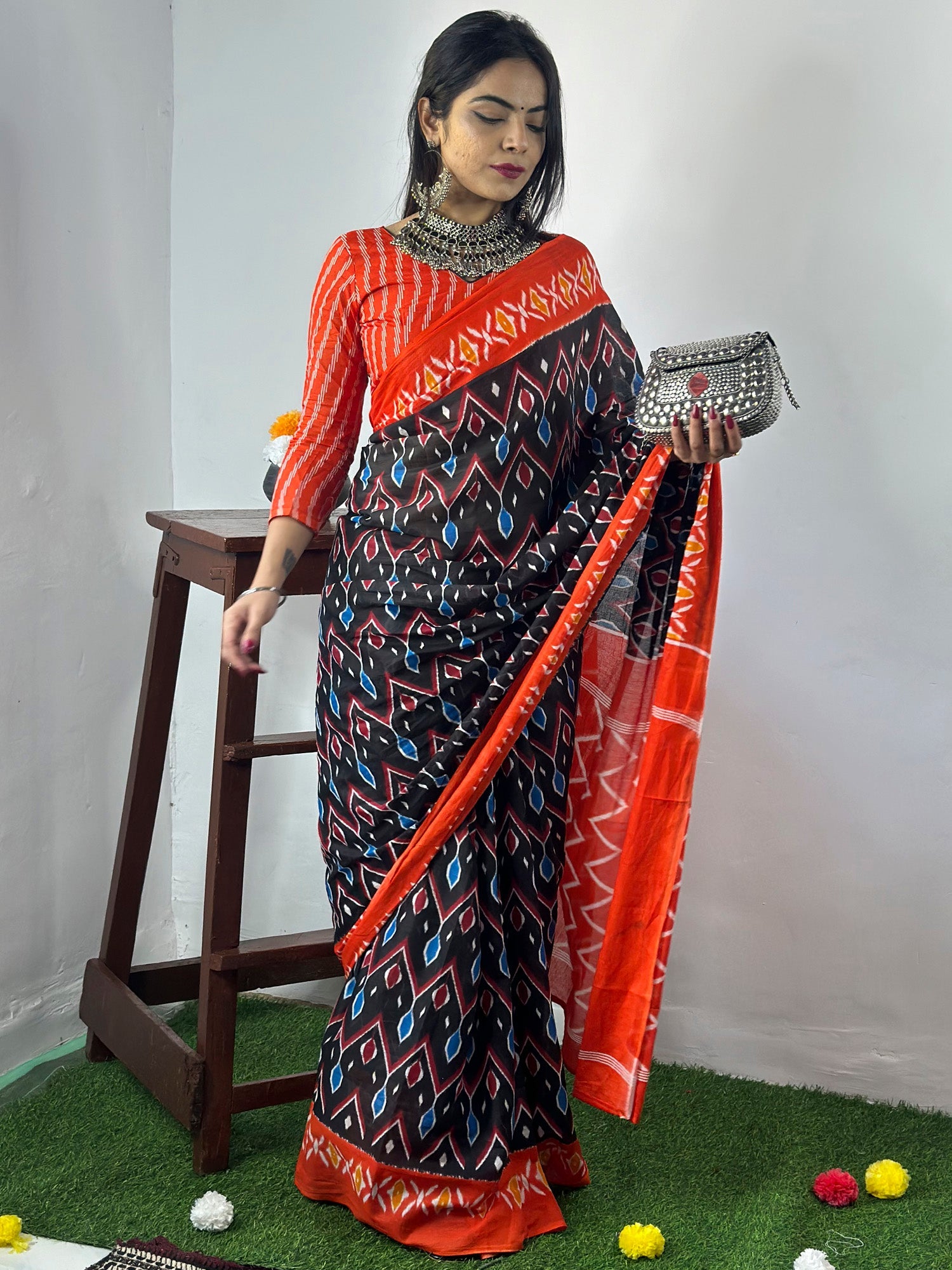 NOZ2TOZ Women's Cotton Black Printed Designer Saree With Blouse Piece - Distacart