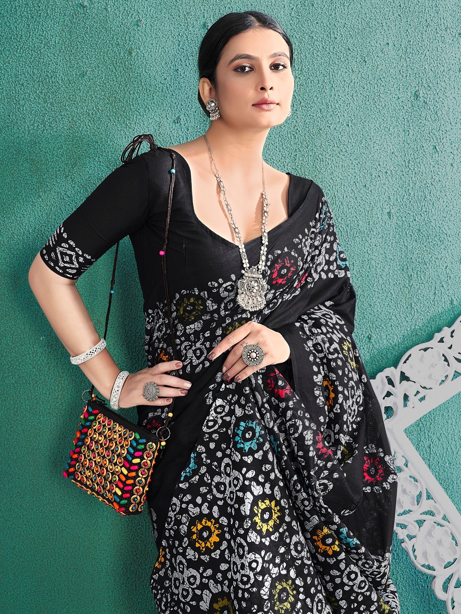 NOZ2TOZ Women's Cotton Black Printed Designer Saree With Blouse Piece - Distacart