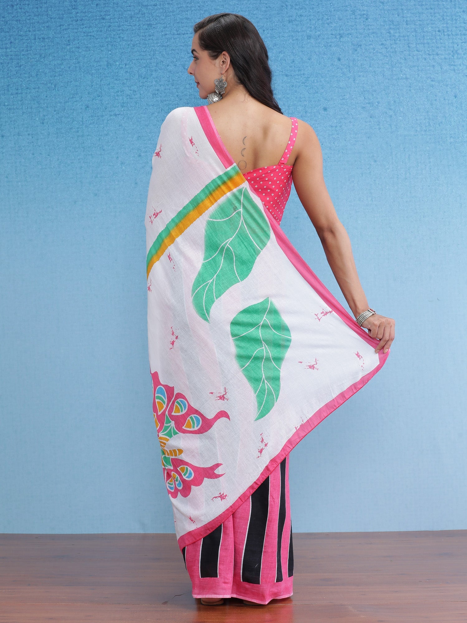 NOZ2TOZ Women's Cotton White Printed Designer Saree With Blouse Piece - Distacart