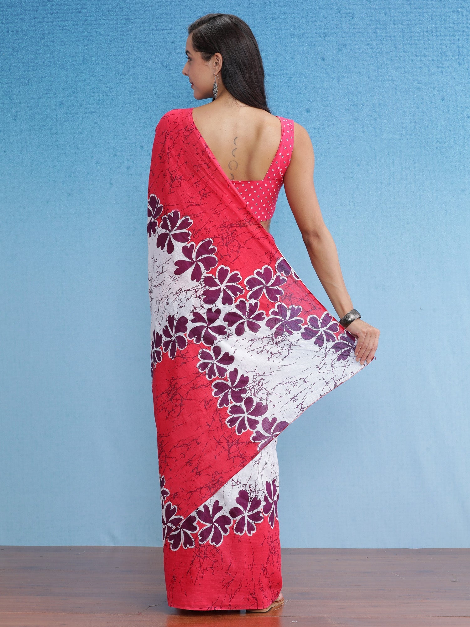 NOZ2TOZ Women's Cotton White Printed Designer Saree With Blouse Piece - Distacart