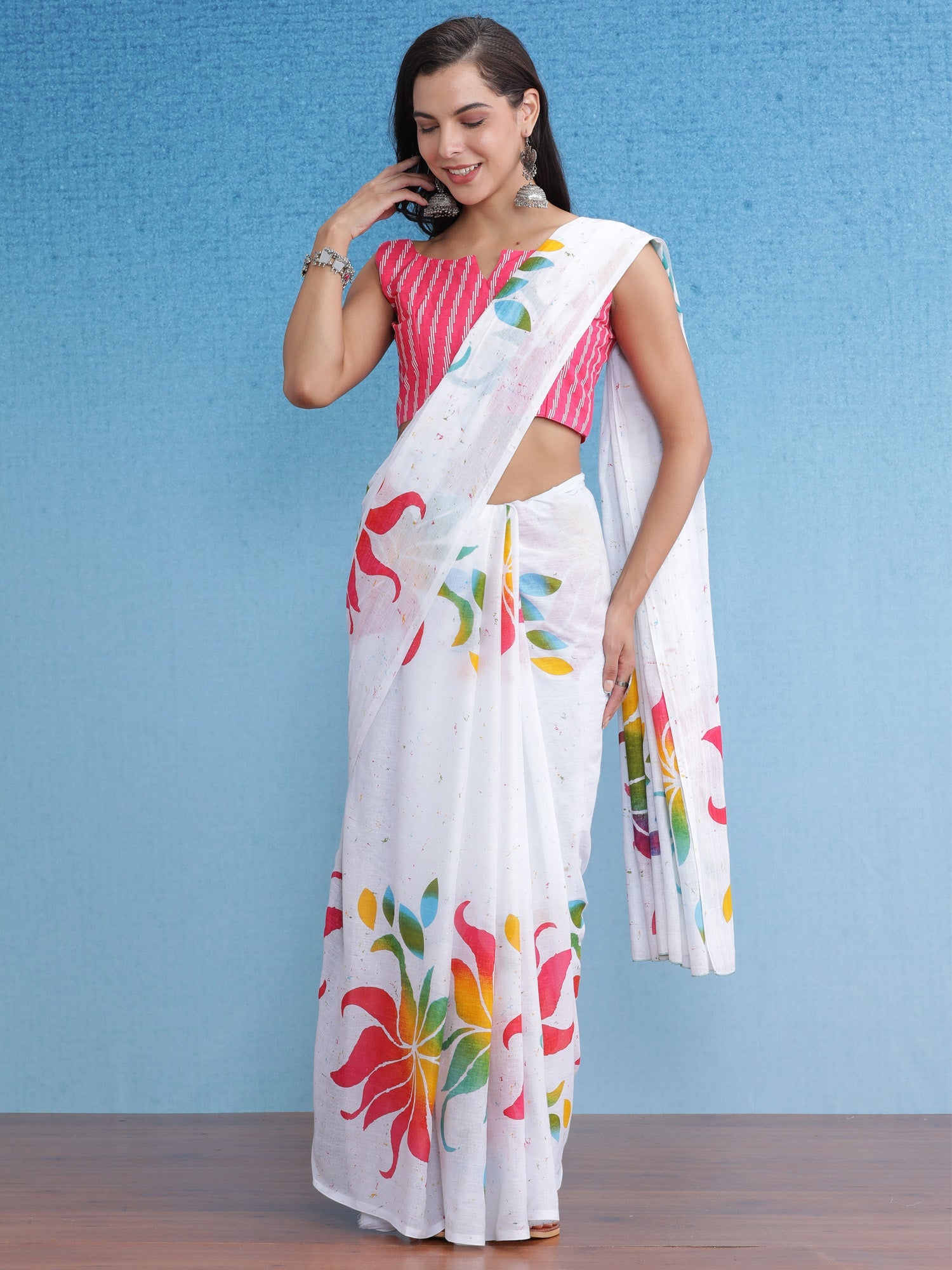 NOZ2TOZ Women's Cotton White Printed Designer Saree With Blouse Piece - Distacart