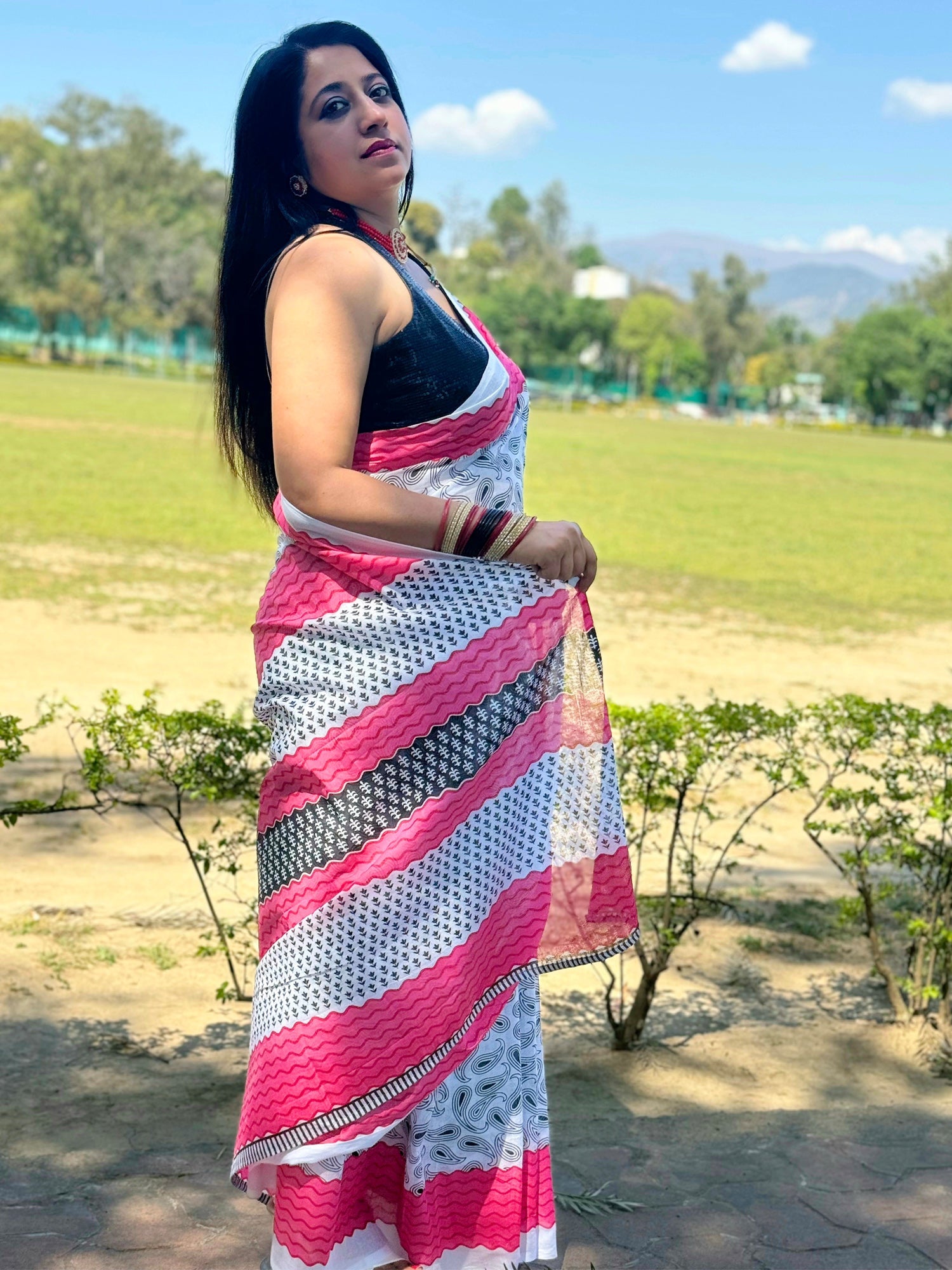 NOZ2TOZ Women's Cotton Blend White Printed Designer Saree With Blouse Piece - Distacart