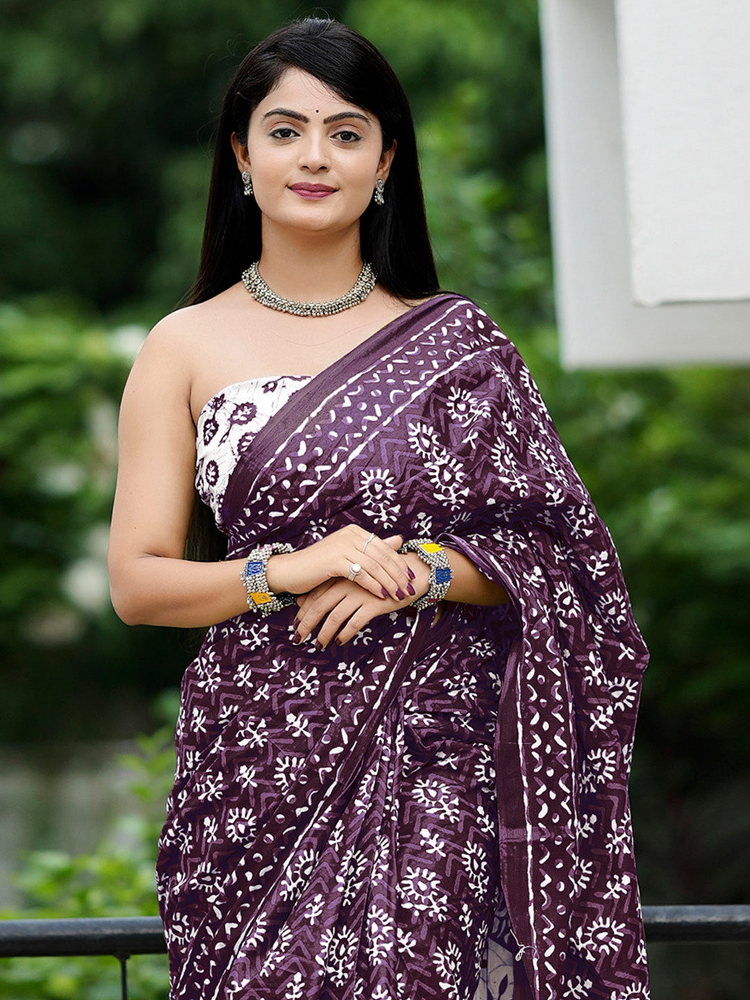NOZ2TOZ Women's Cotton White Printed Designer Saree With Blouse Piece - Distacart