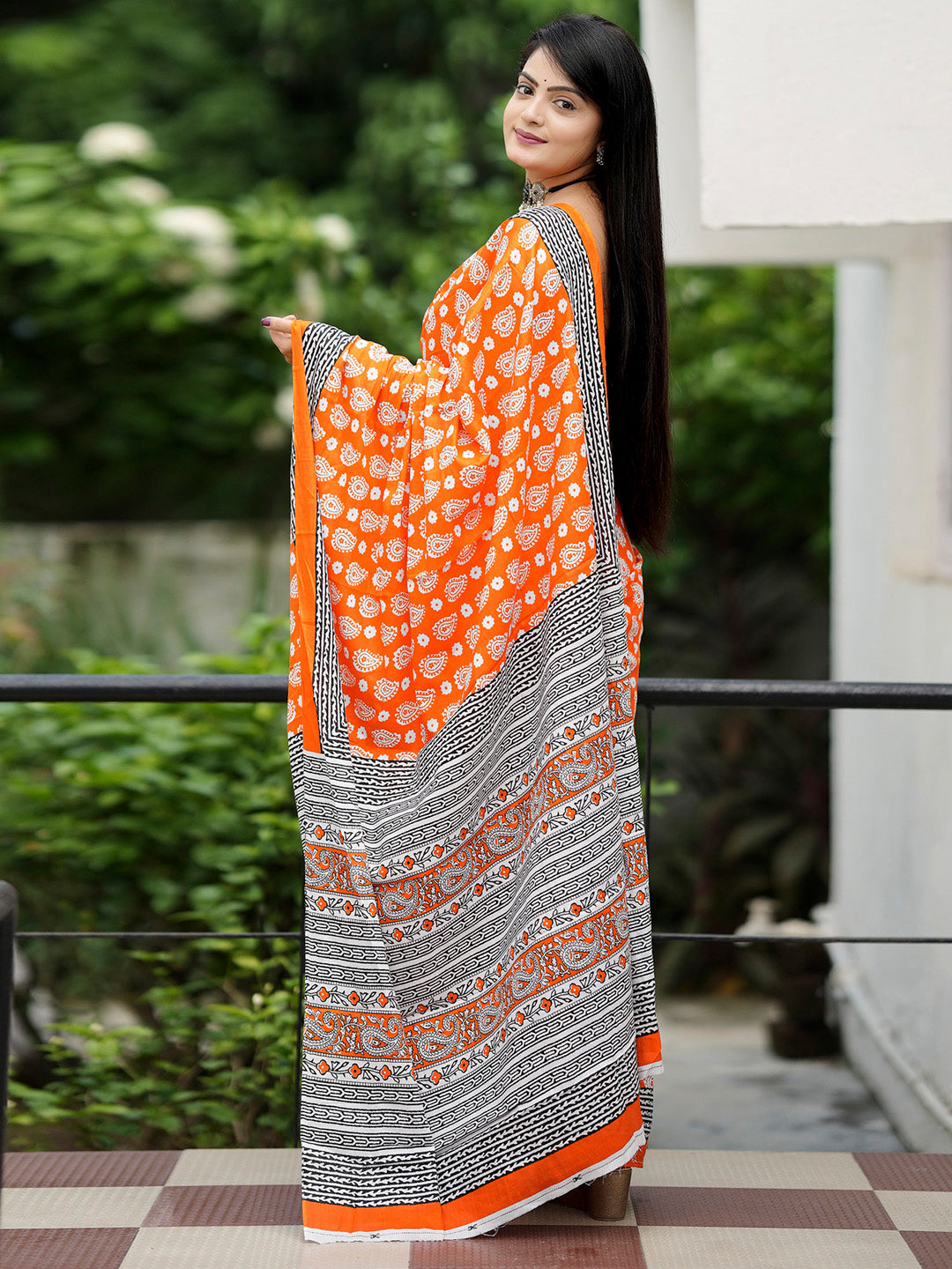 NOZ2TOZ Women's Cotton Black Printed Designer Saree With Blouse Piece - Distacart