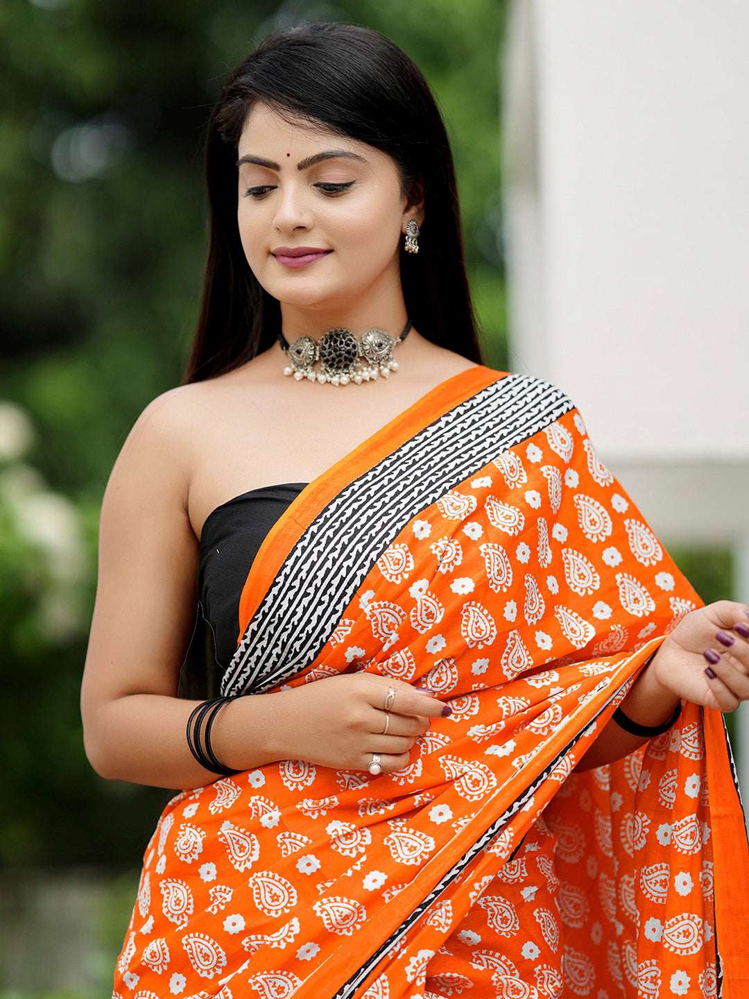NOZ2TOZ Women's Cotton Black Printed Designer Saree With Blouse Piece - Distacart