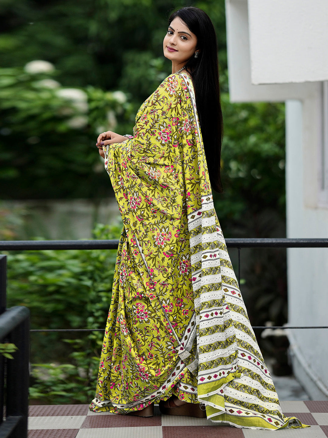 NOZ2TOZ Women's Cotton Off White Printed Designer Saree With Blouse Piece - Distacart