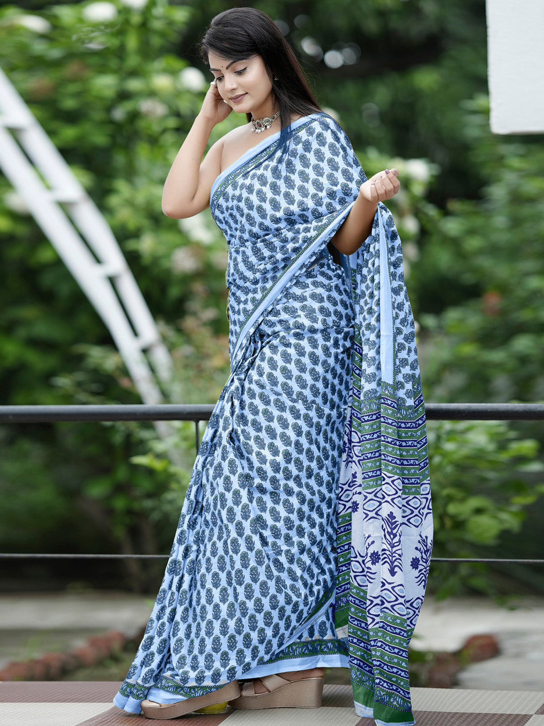 NOZ2TOZ Women's Cotton White Printed Designer Saree With Blouse Piece - Distacart