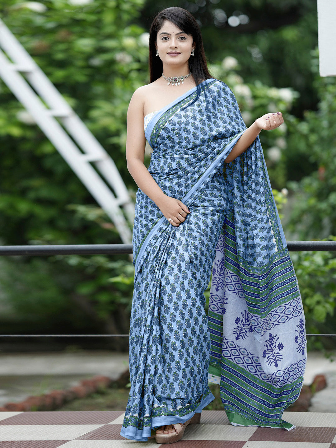 NOZ2TOZ Women's Cotton White Printed Designer Saree With Blouse Piece - Distacart