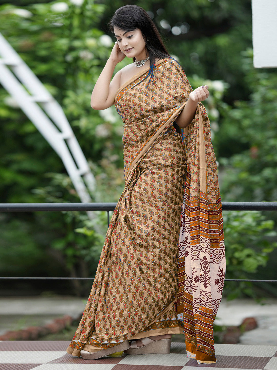 NOZ2TOZ Women's Cotton White Printed Designer Saree With Blouse Piece - Distacart