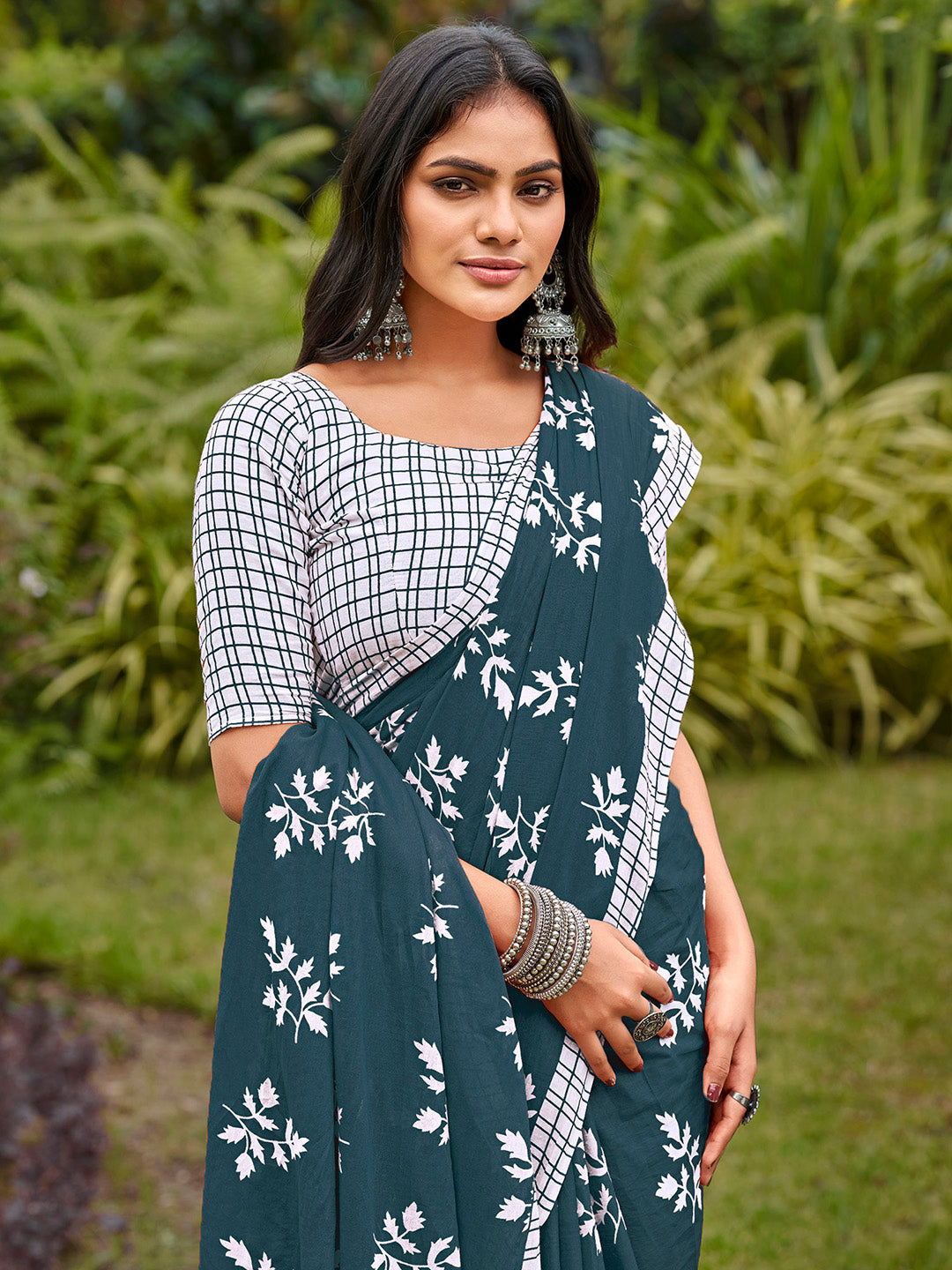 NOZ2TOZ Women's Cotton White Printed Designer Saree With Blouse Piece - Distacart