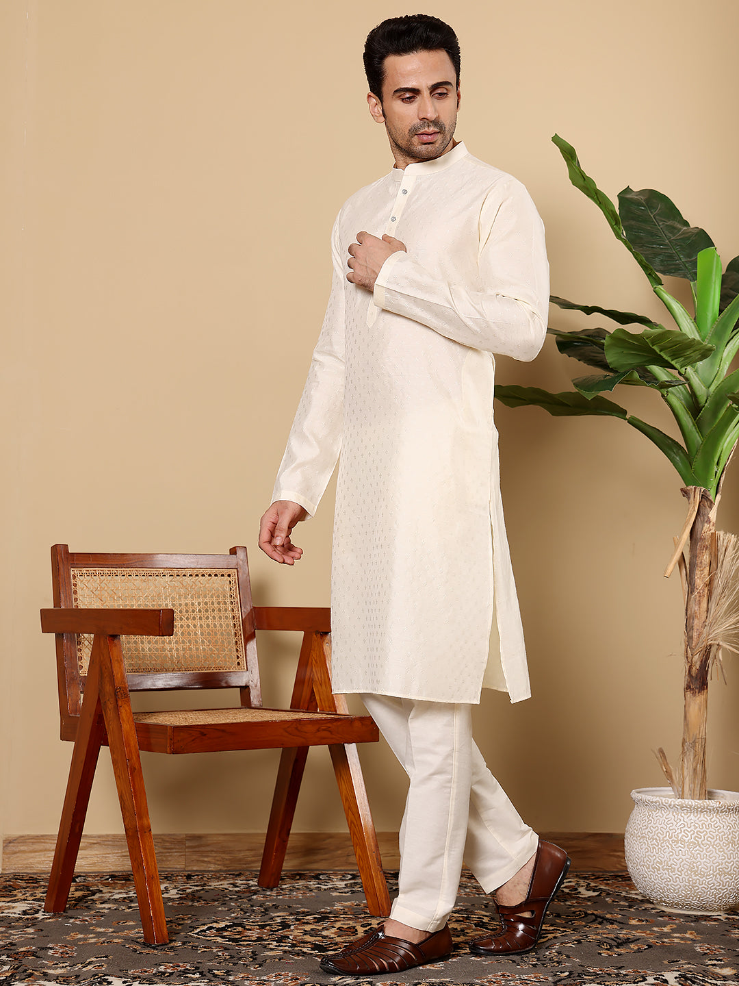 MULTI SHADES Men's Off White Straight Viscose Silk Kurta With Textured Effect And Off White Solid Trouser Style Churidar - Dista