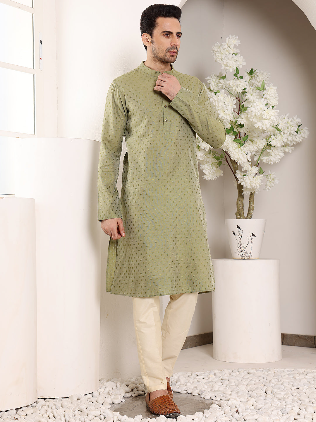 MULTI SHADES Men's Long Sleeve Mandarin Collar Green Straight Viscose Silk Kurta With Textured Effect - Dista
