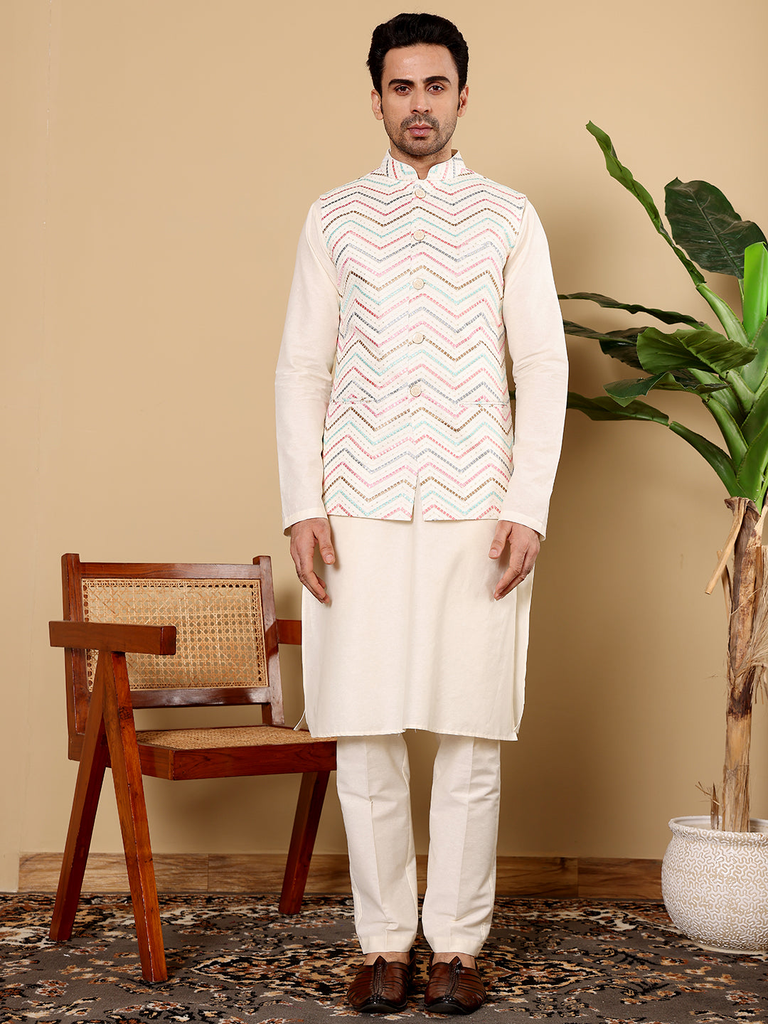MULTI SHADES Men's Full Sleeve Ivory Kurta Pyjama & White Embroidered Nehru Jacket