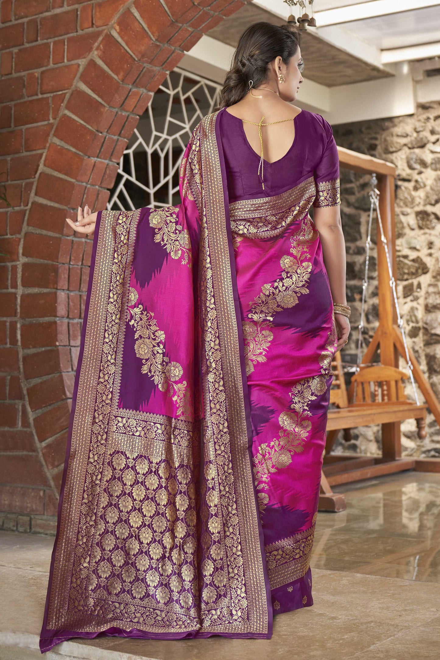 MANOHARI Banarasi Silk Blend Jacquard Work Saree - Purple - Dista