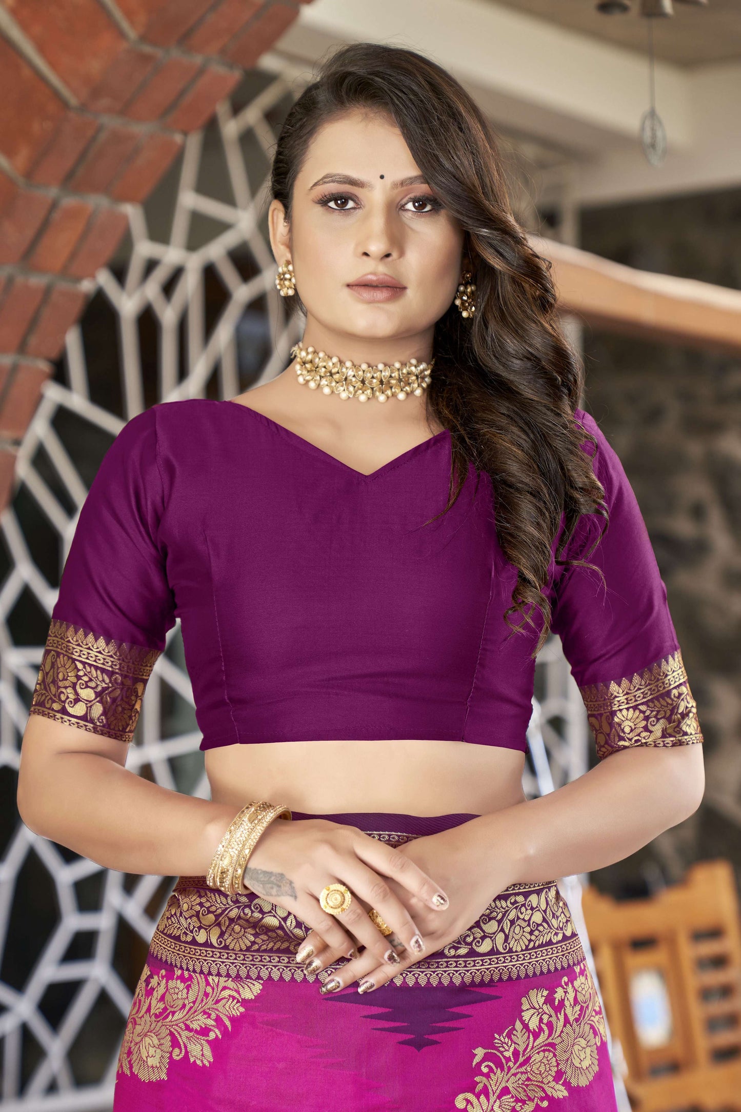 MANOHARI Banarasi Silk Blend Jacquard Work Saree - Purple - Dista