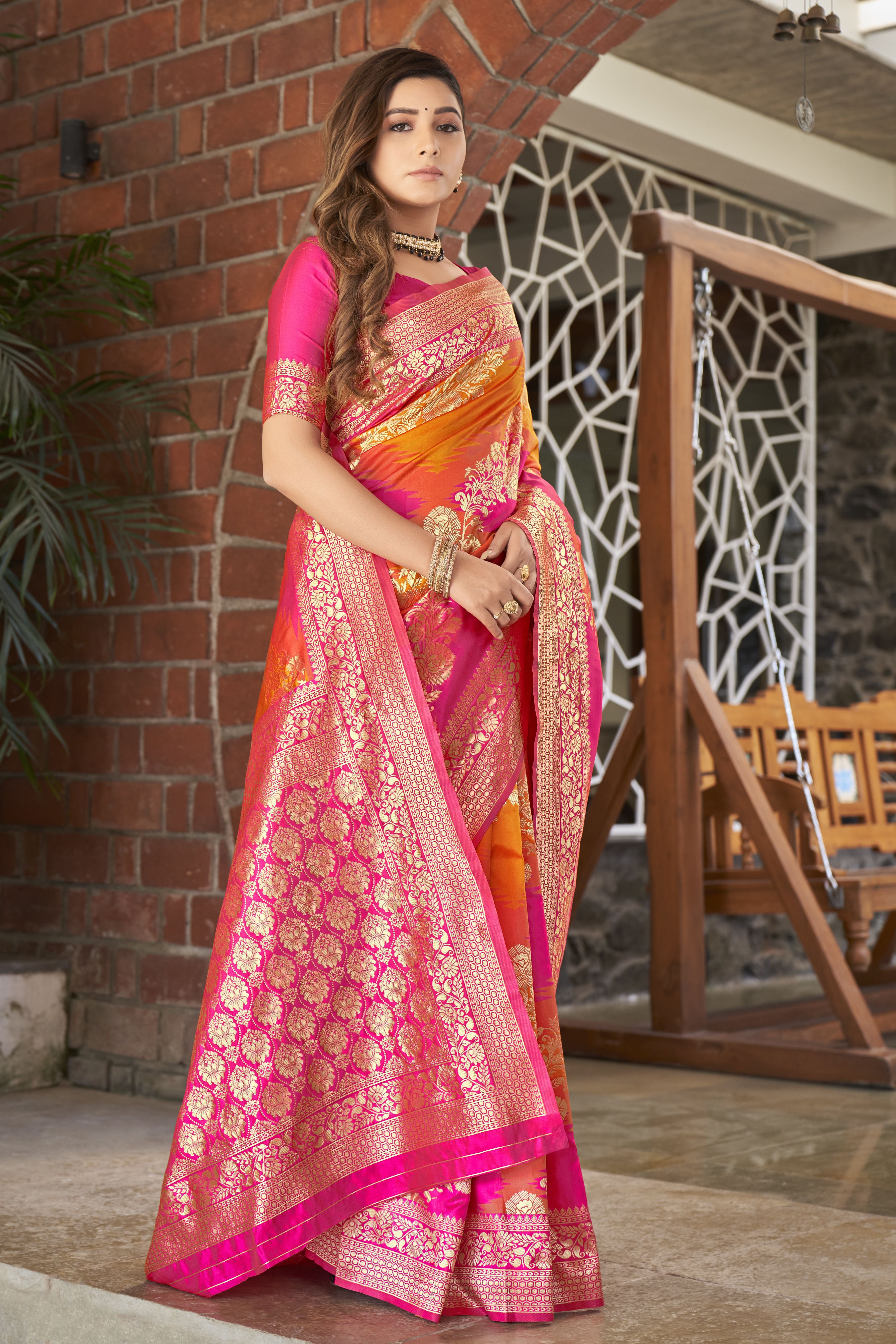 MANOHARI Banarasi Silk Blend Jacquard Work Saree - Pink - Dista