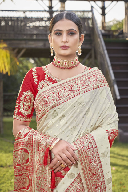 MANOHARI Banarasi Silk Blend Jacquard Work Saree - Red - Dista