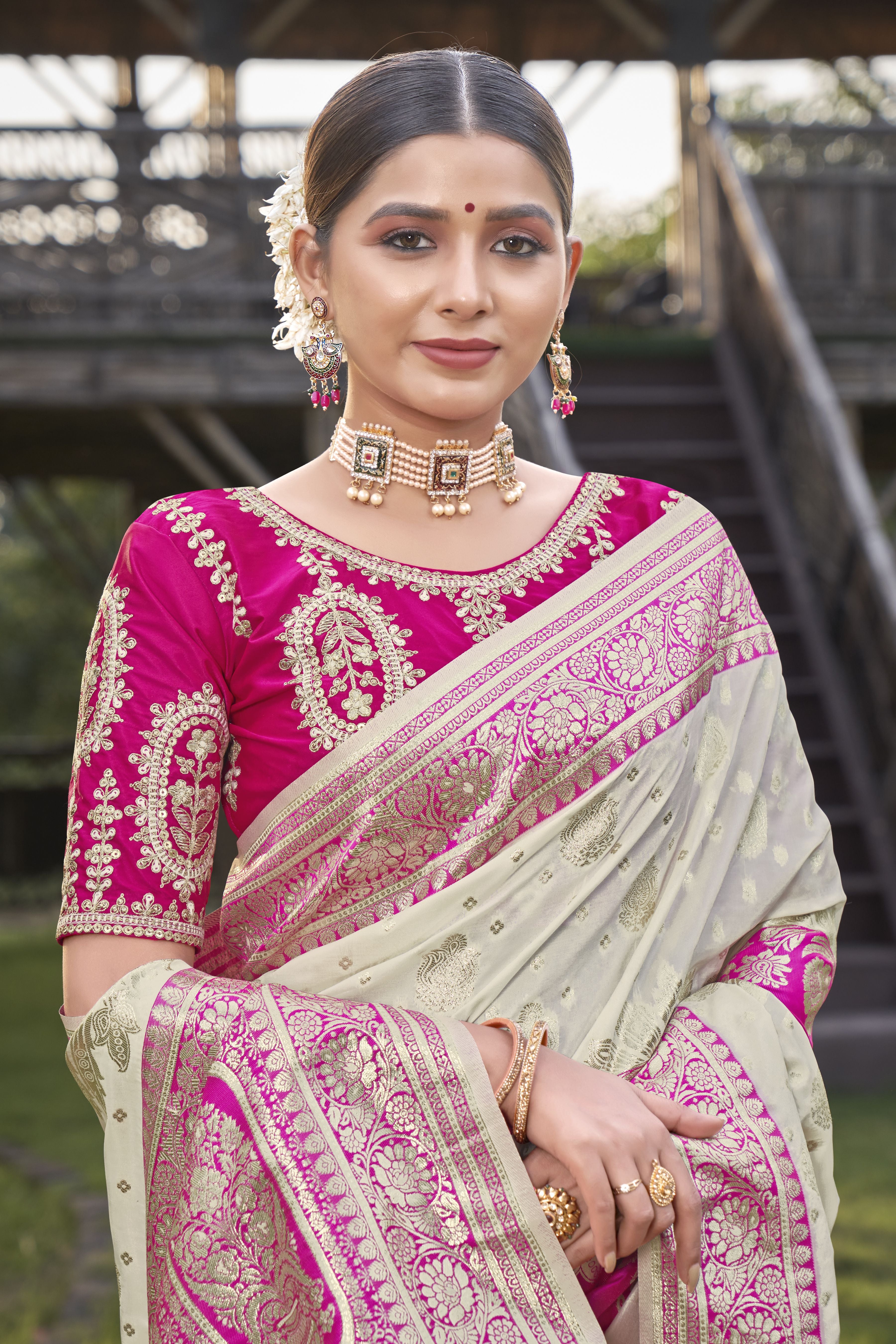 MANOHARI Banarasi Silk Blend Jacquard Work Saree - Pink - Dista