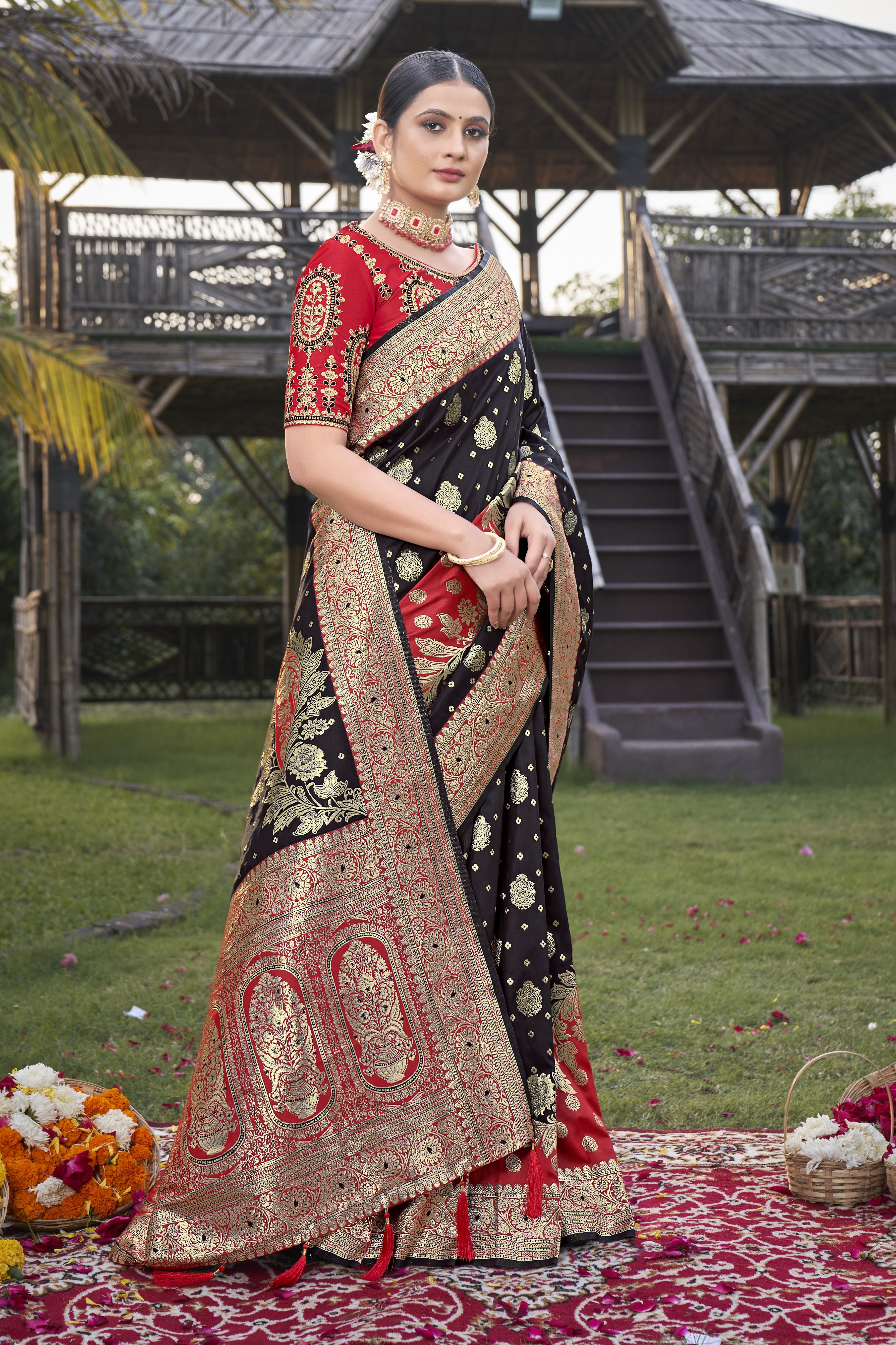 MANOHARI Banarasi Silk Blend Jacquard Work Saree - Black - Dista