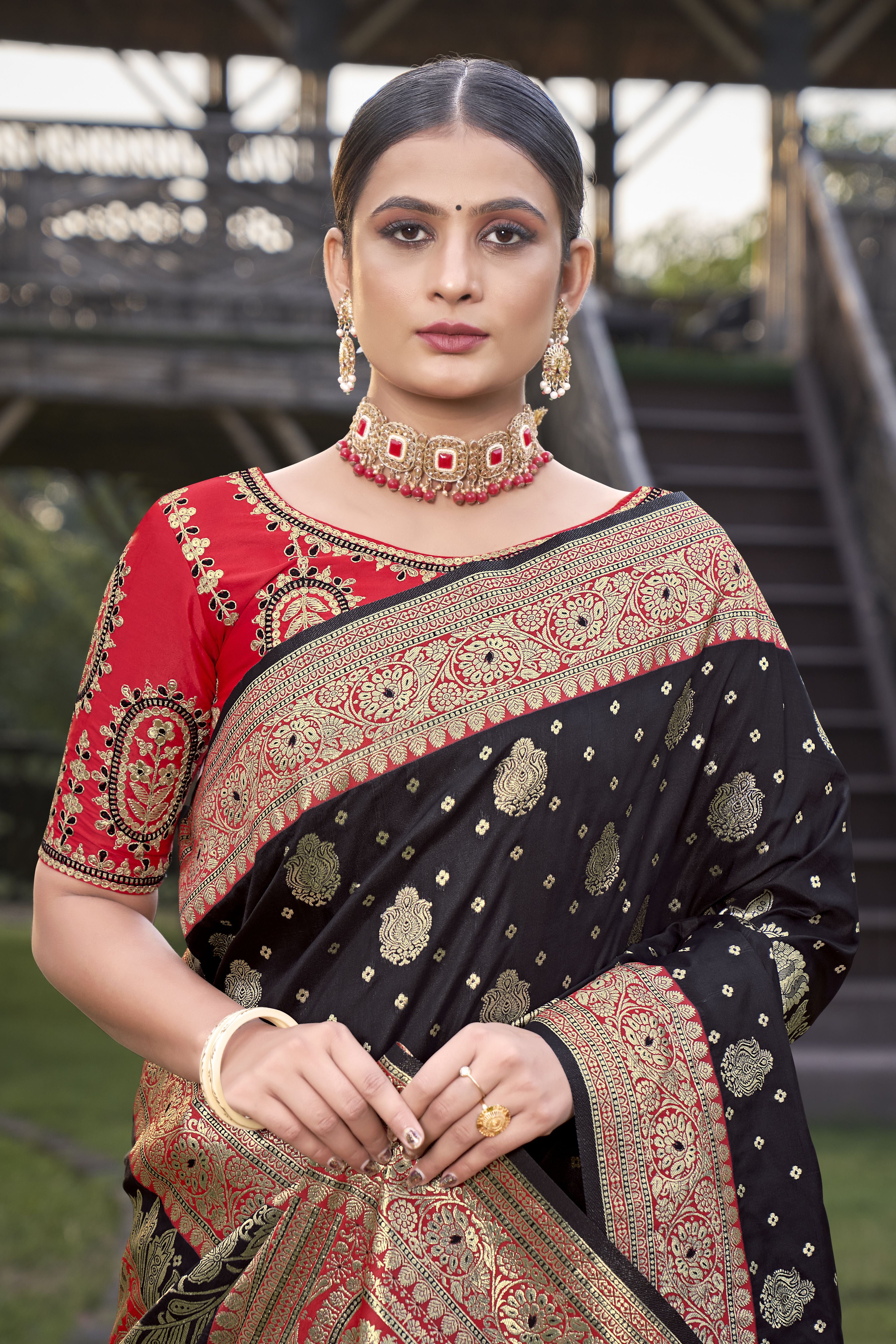 MANOHARI Banarasi Silk Blend Jacquard Work Saree - Black - Dista