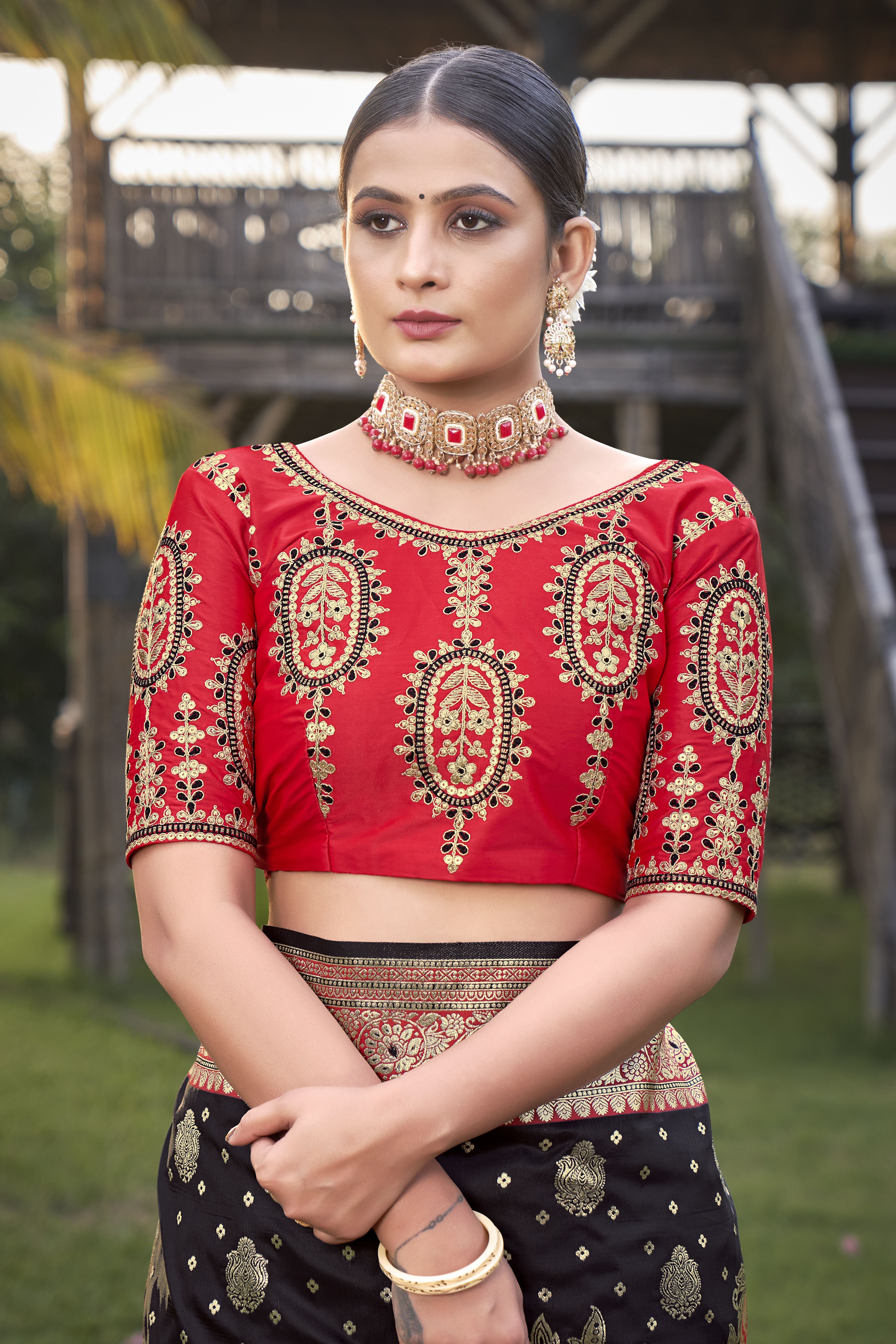 MANOHARI Banarasi Silk Blend Jacquard Work Saree - Black - Dista