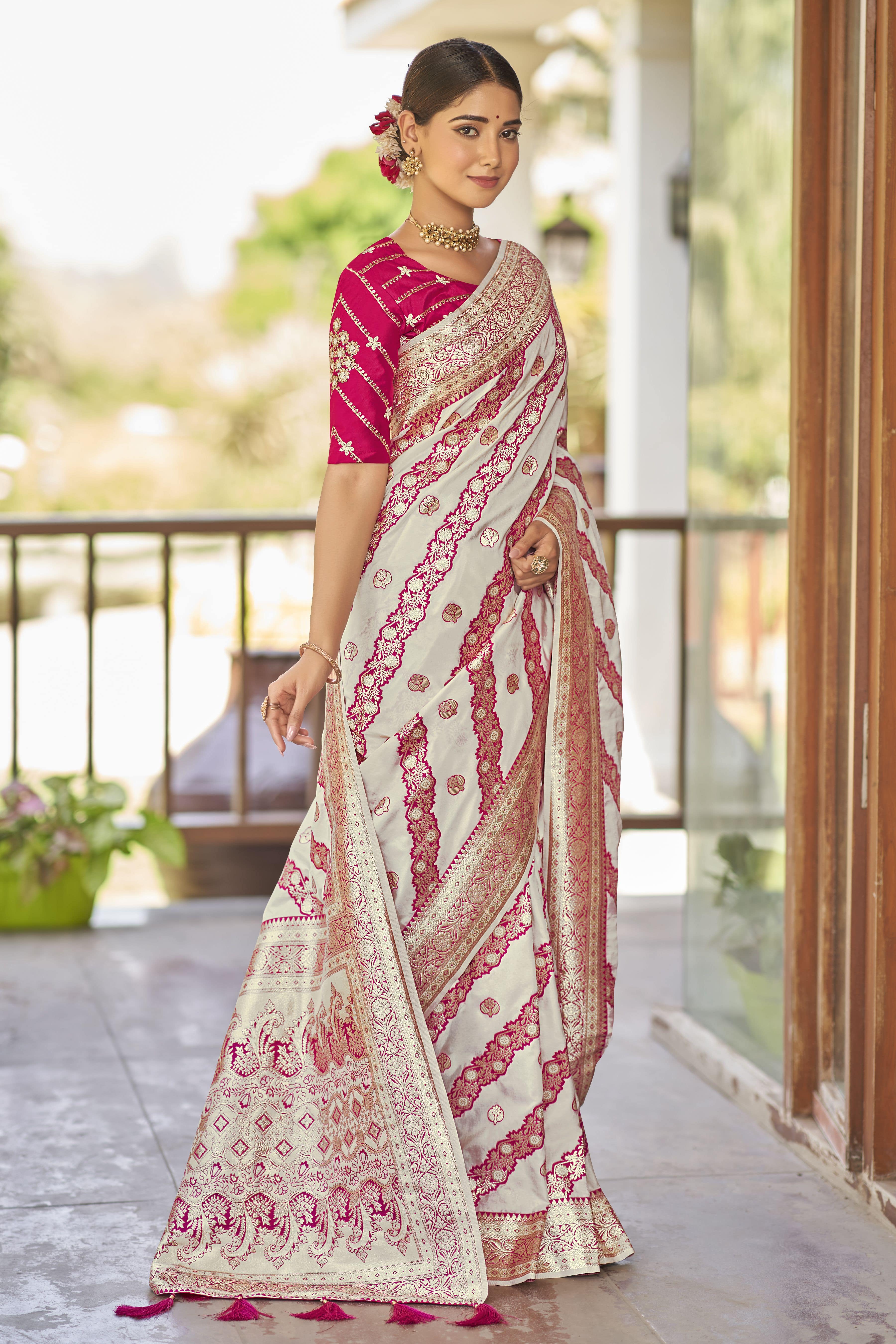 MANOHARI Banarasi Silk Blend Jacquard Work Saree - White - Dista