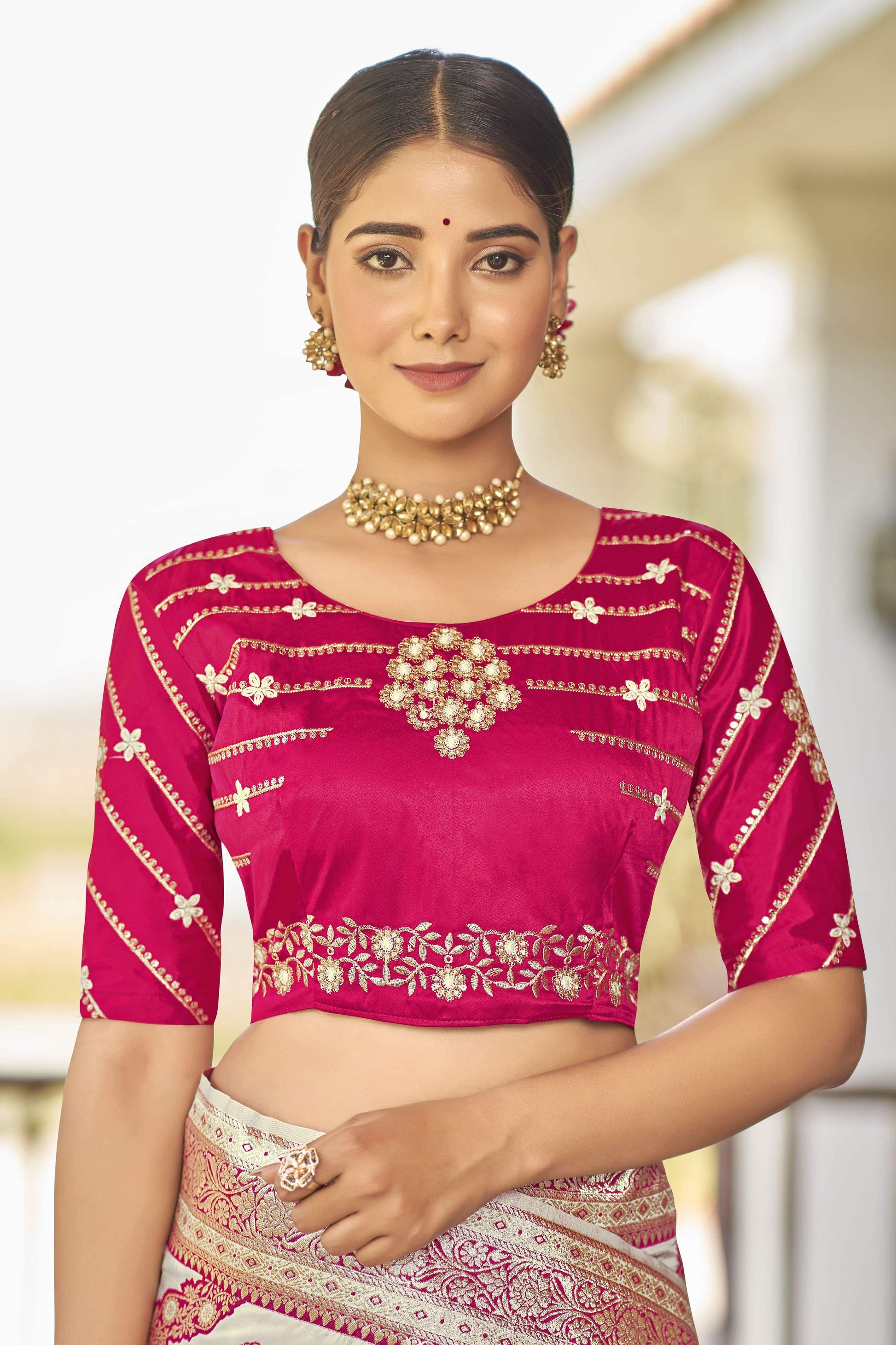 MANOHARI Banarasi Silk Blend Jacquard Work Saree - White - Dista