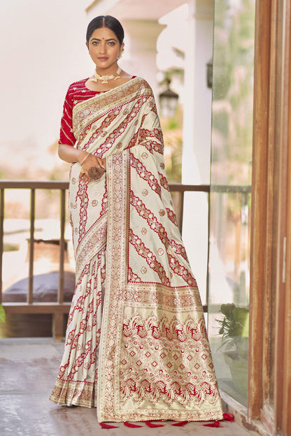MANOHARI Banarasi Silk Blend Jacquard Work Saree - White - Dista
