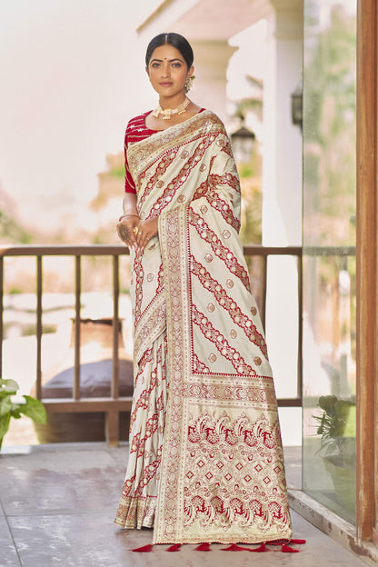 MANOHARI Banarasi Silk Blend Jacquard Work Saree - White - Dista