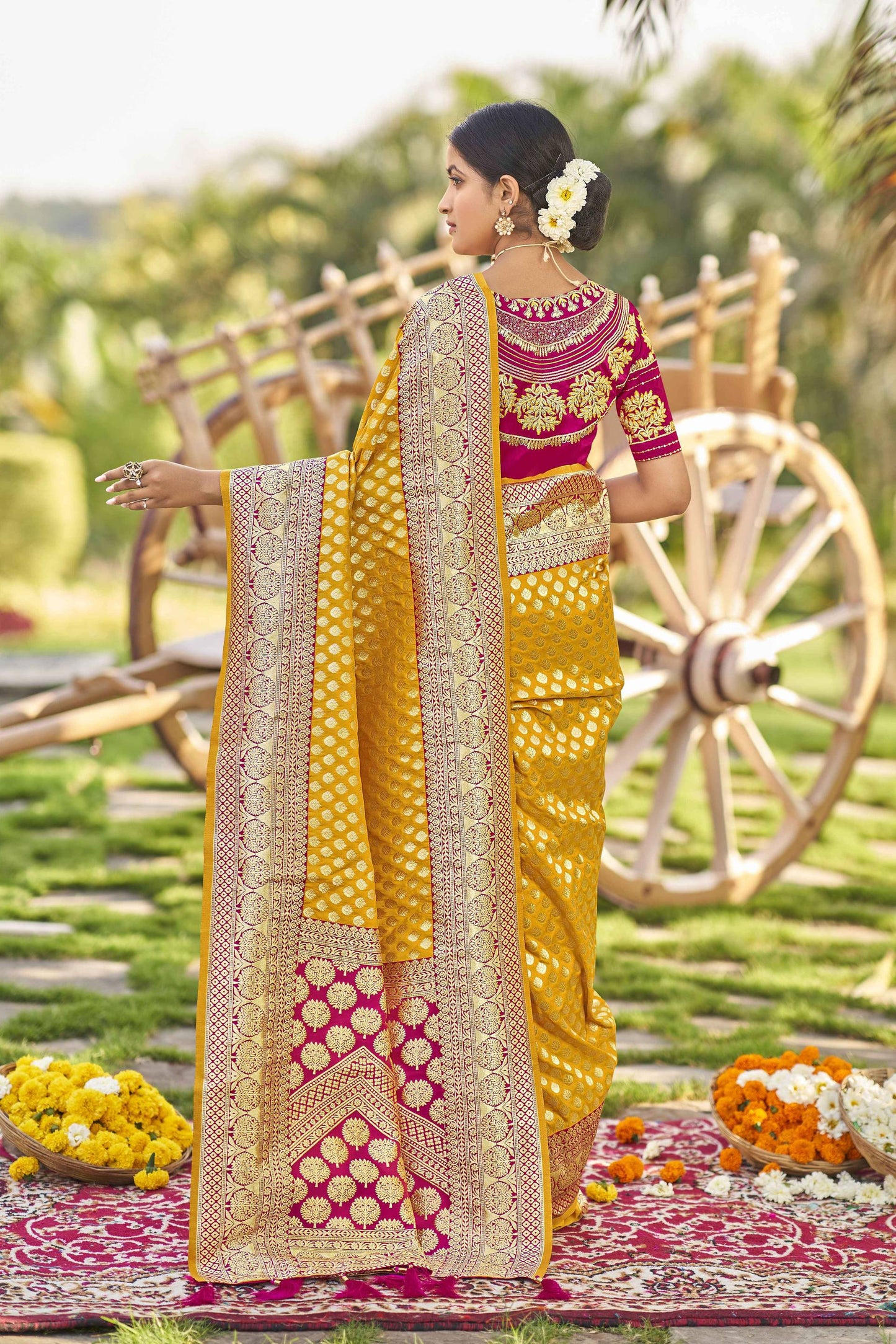 MANOHARI Banarasi Silk Blend Jacquard Work Saree - Yellow - Dista