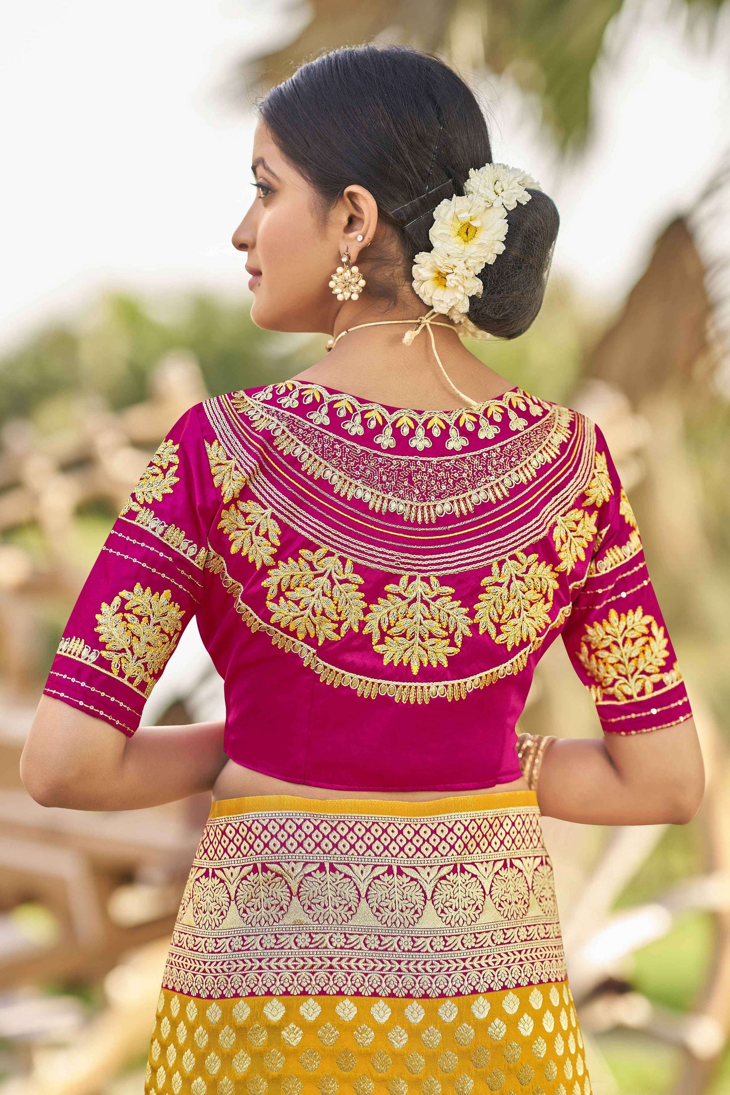 MANOHARI Banarasi Silk Blend Jacquard Work Saree - Yellow - Dista