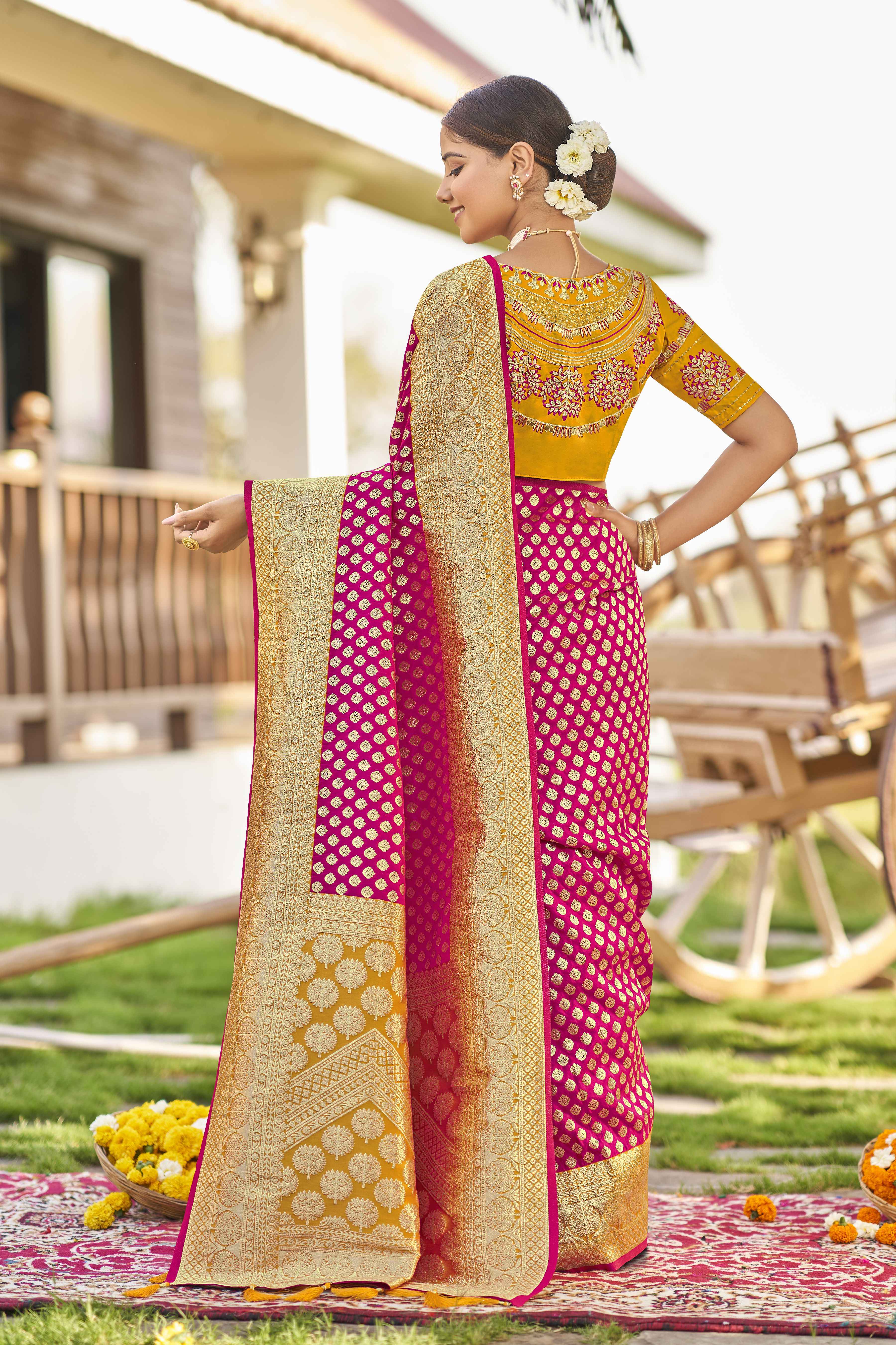 MANOHARI Banarasi Silk Blend Jacquard Work Saree - Pink - Dista