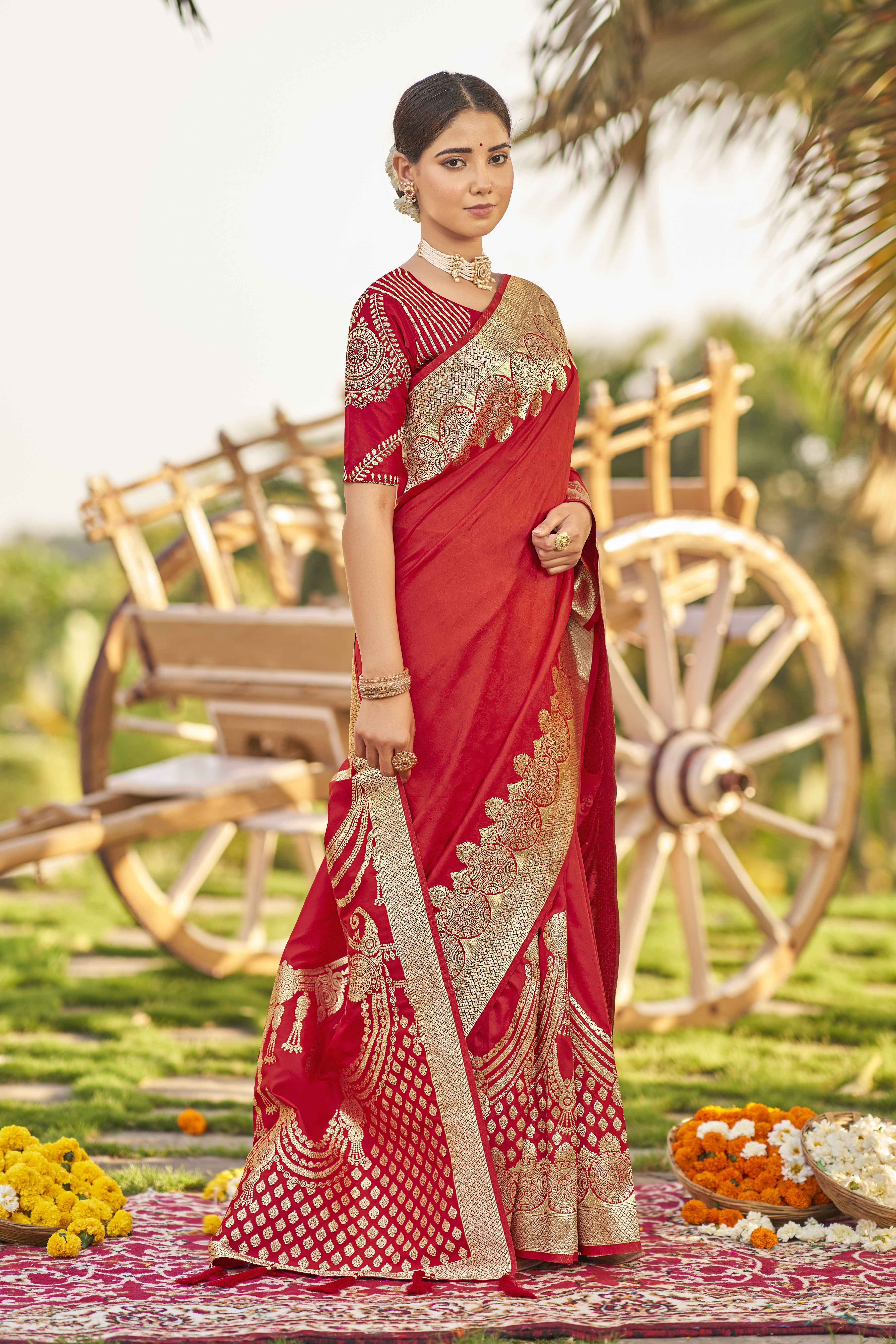 MANOHARI Banarasi Silk Blend Jacquard Work Saree - Red - Dista