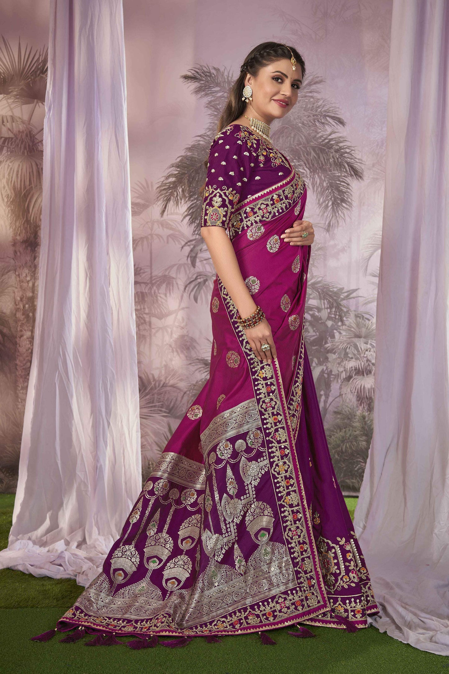 MANOHARI Banarasi Silk Blend Jacquard Work Saree - Pink - Dista