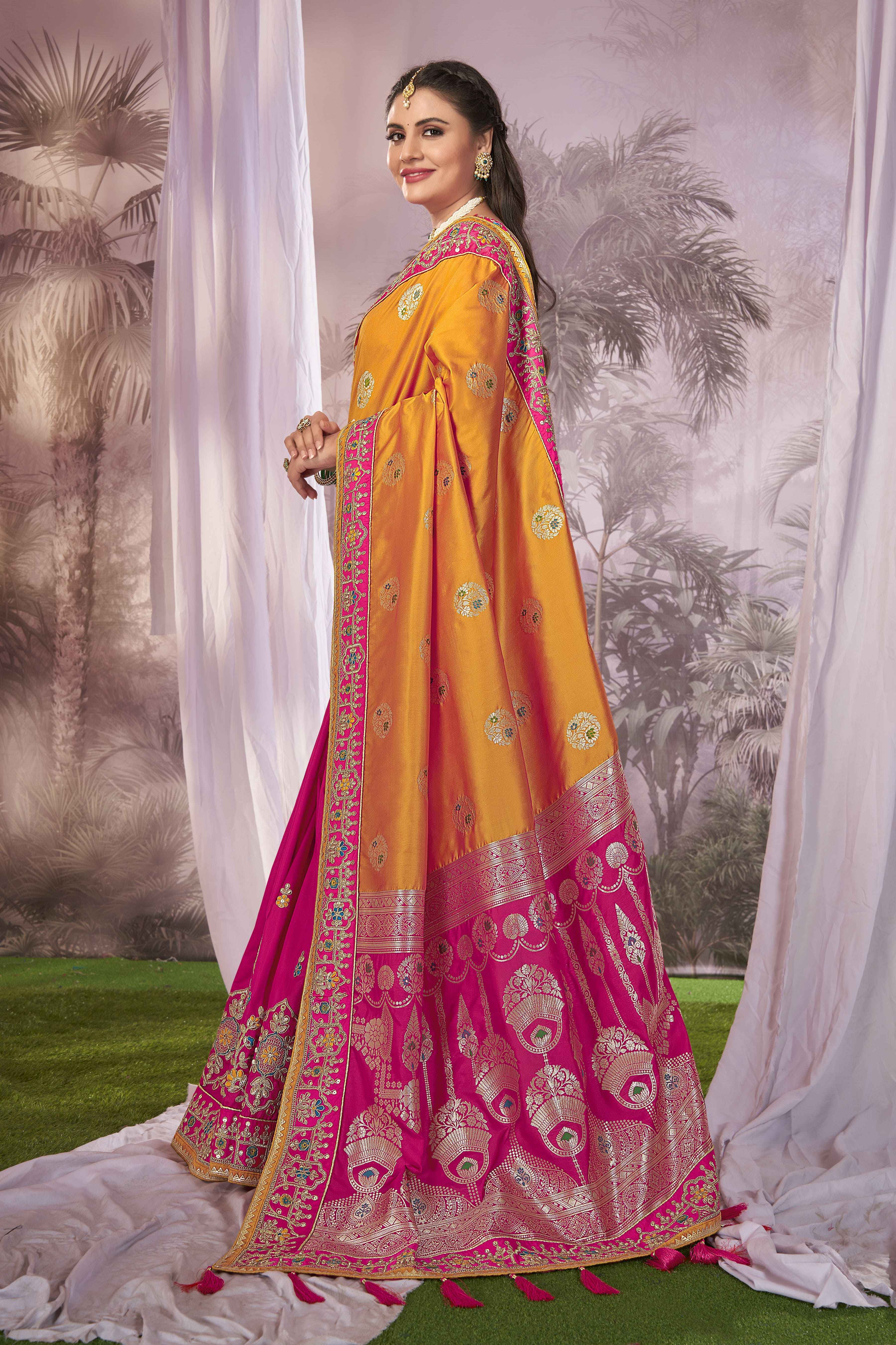 MANOHARI Banarasi Silk Blend Jacquard Work Saree - Pink - Dista