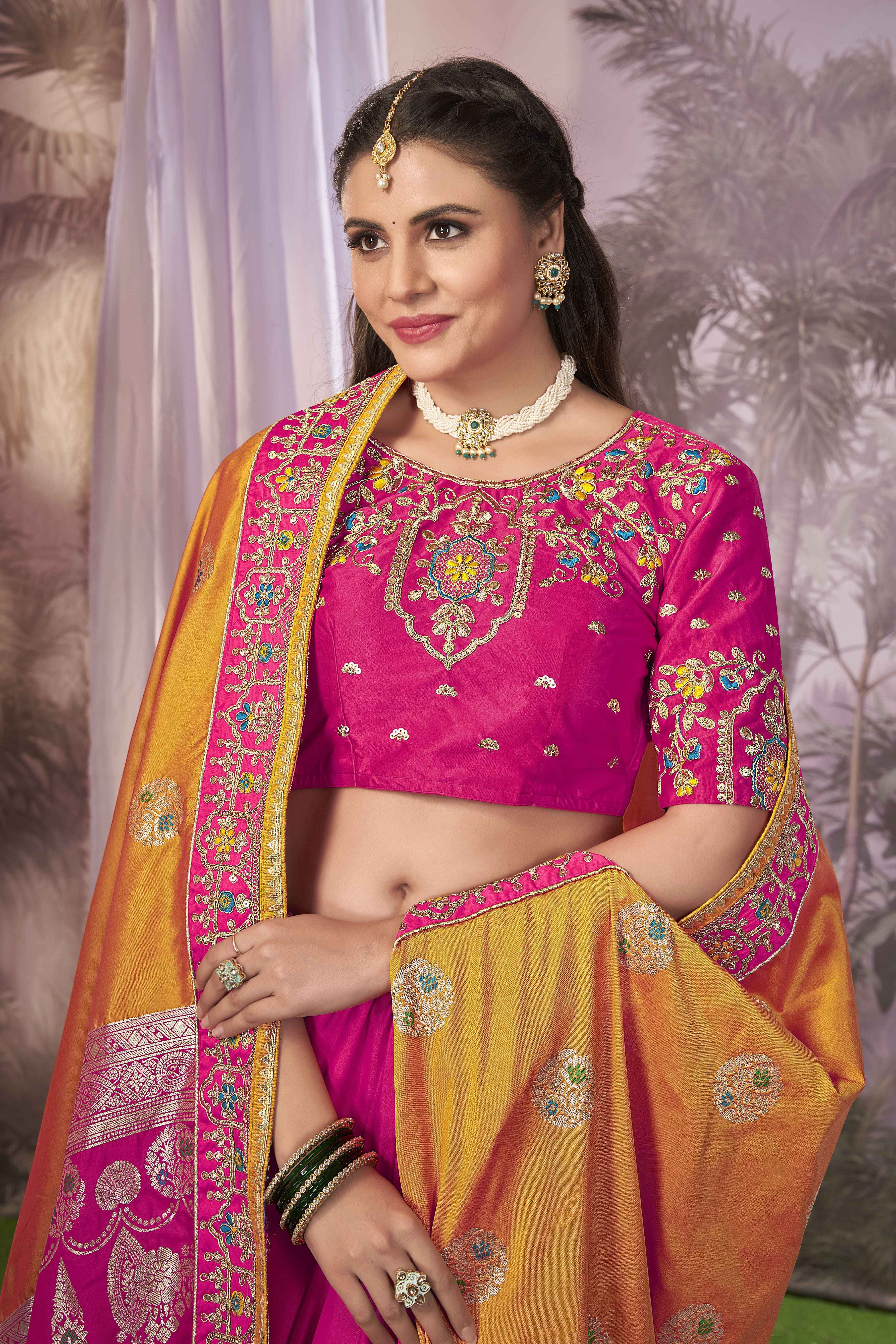 MANOHARI Banarasi Silk Blend Jacquard Work Saree - Pink - Dista