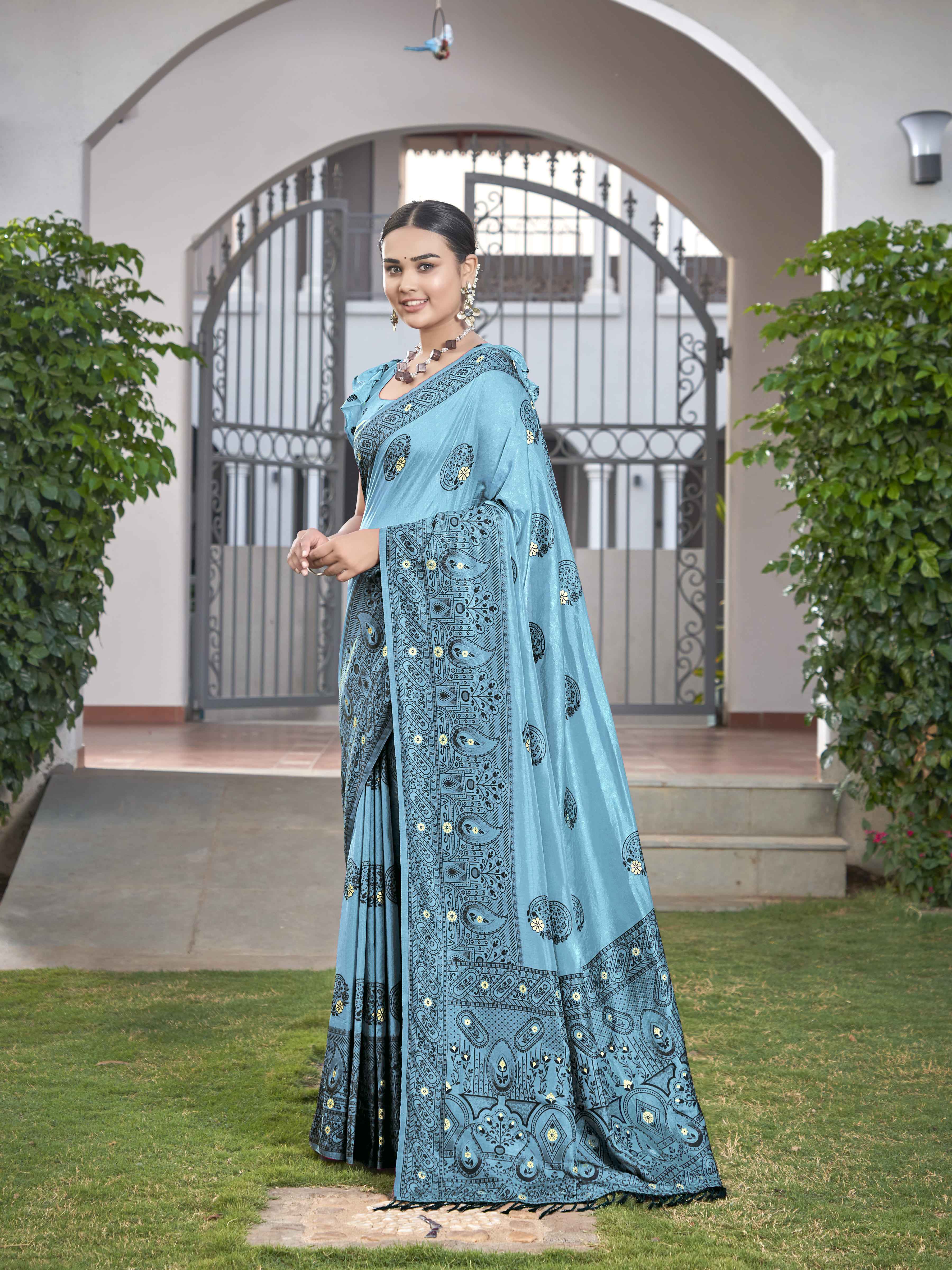 MANOHARI Banarasi Silk Blend Jacquard Work Saree - Blue - Dista