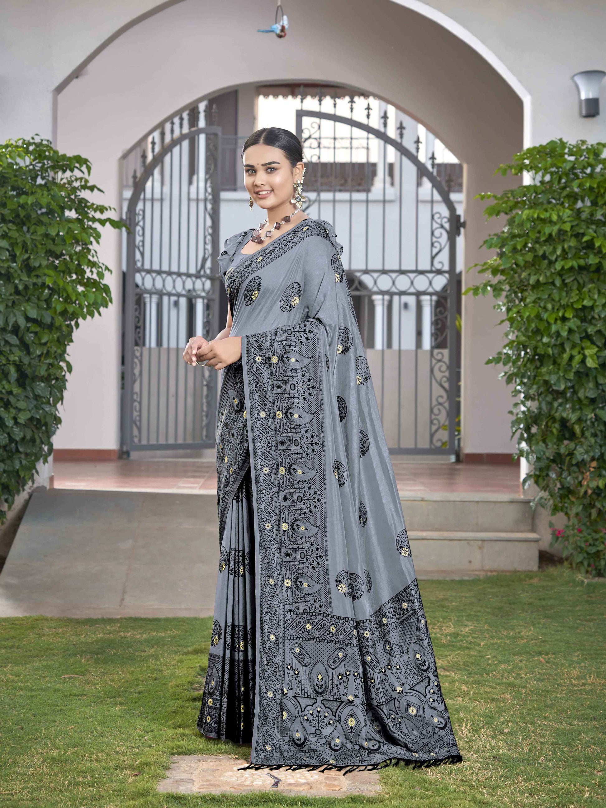 MANOHARI Banarasi Silk Blend Jacquard Work Saree - Grey - Dista